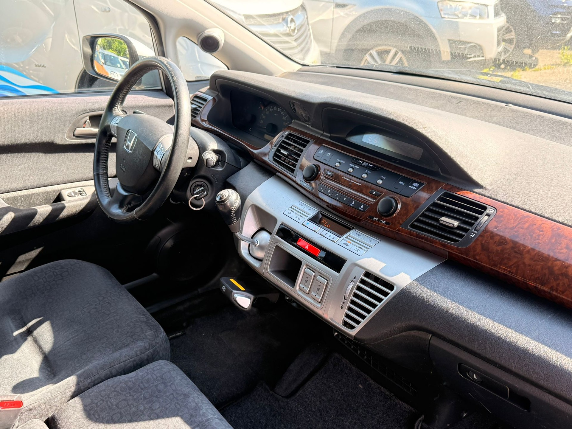 HONDA FR-V 2.0 Comfort-image-10