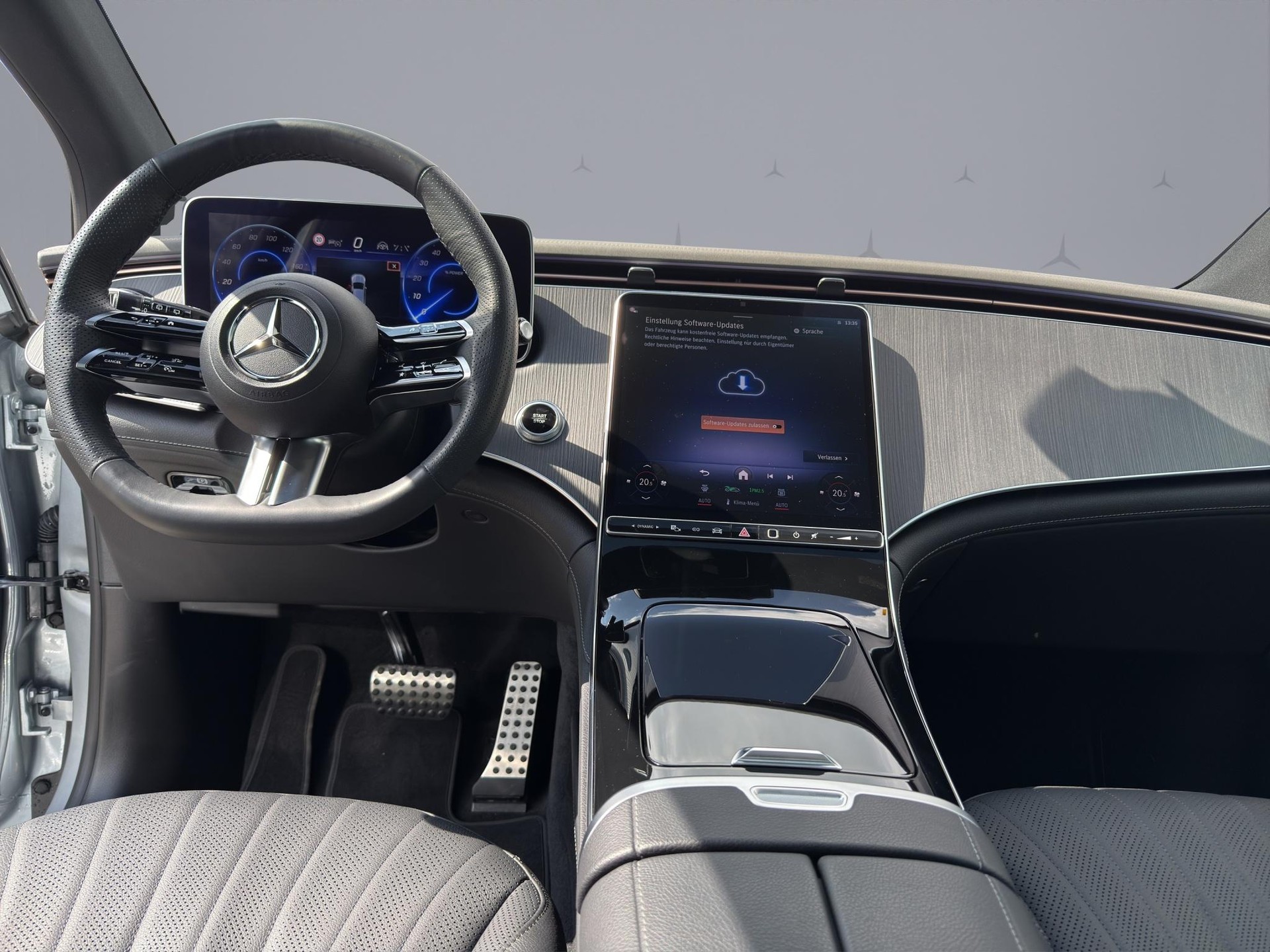 MERCEDES-BENZ EQE 350 Excellence AMG Line 4matic-image-11