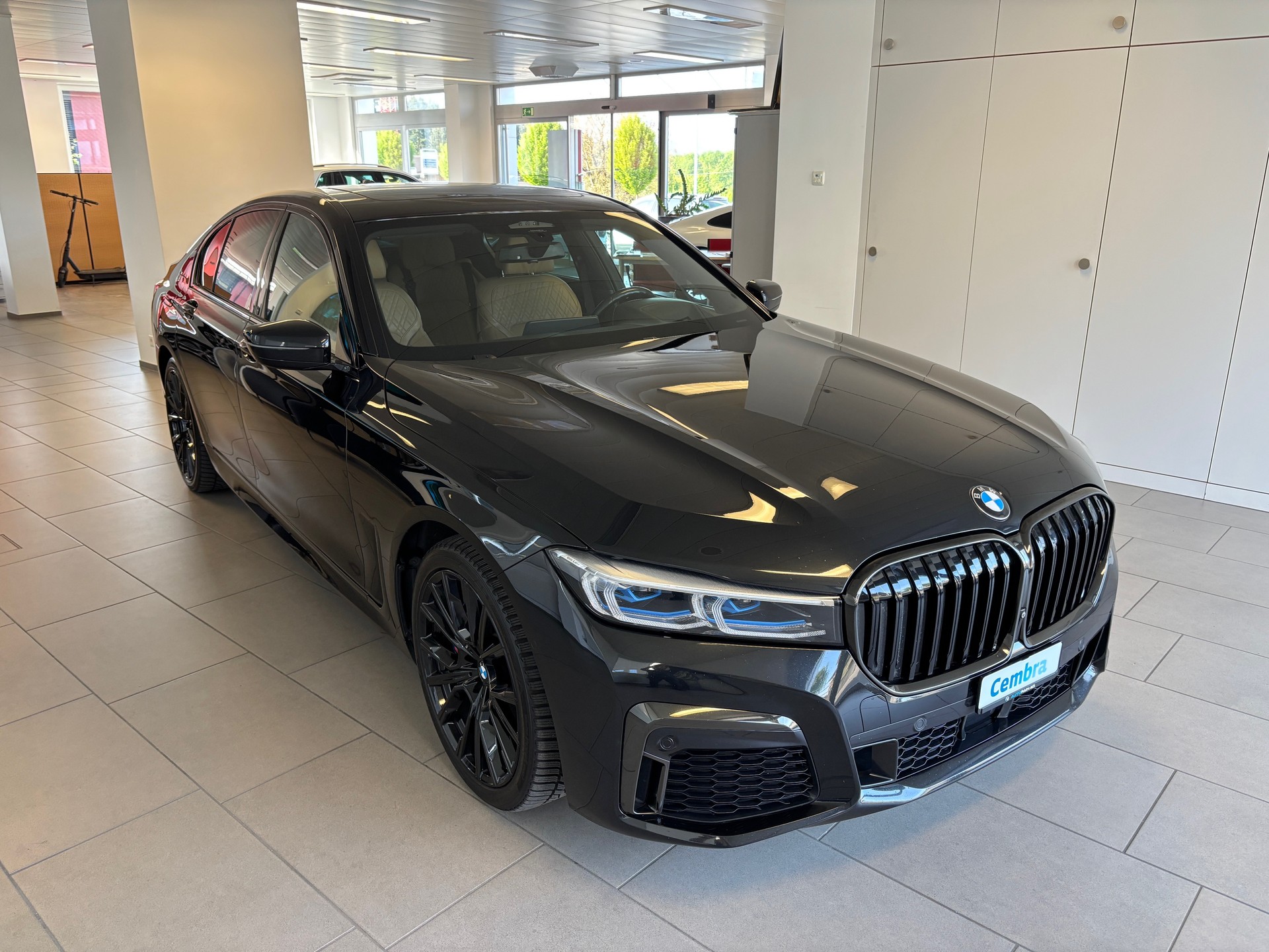 BMW 730d M Sport xDrive Steptronic-showroom-element-1