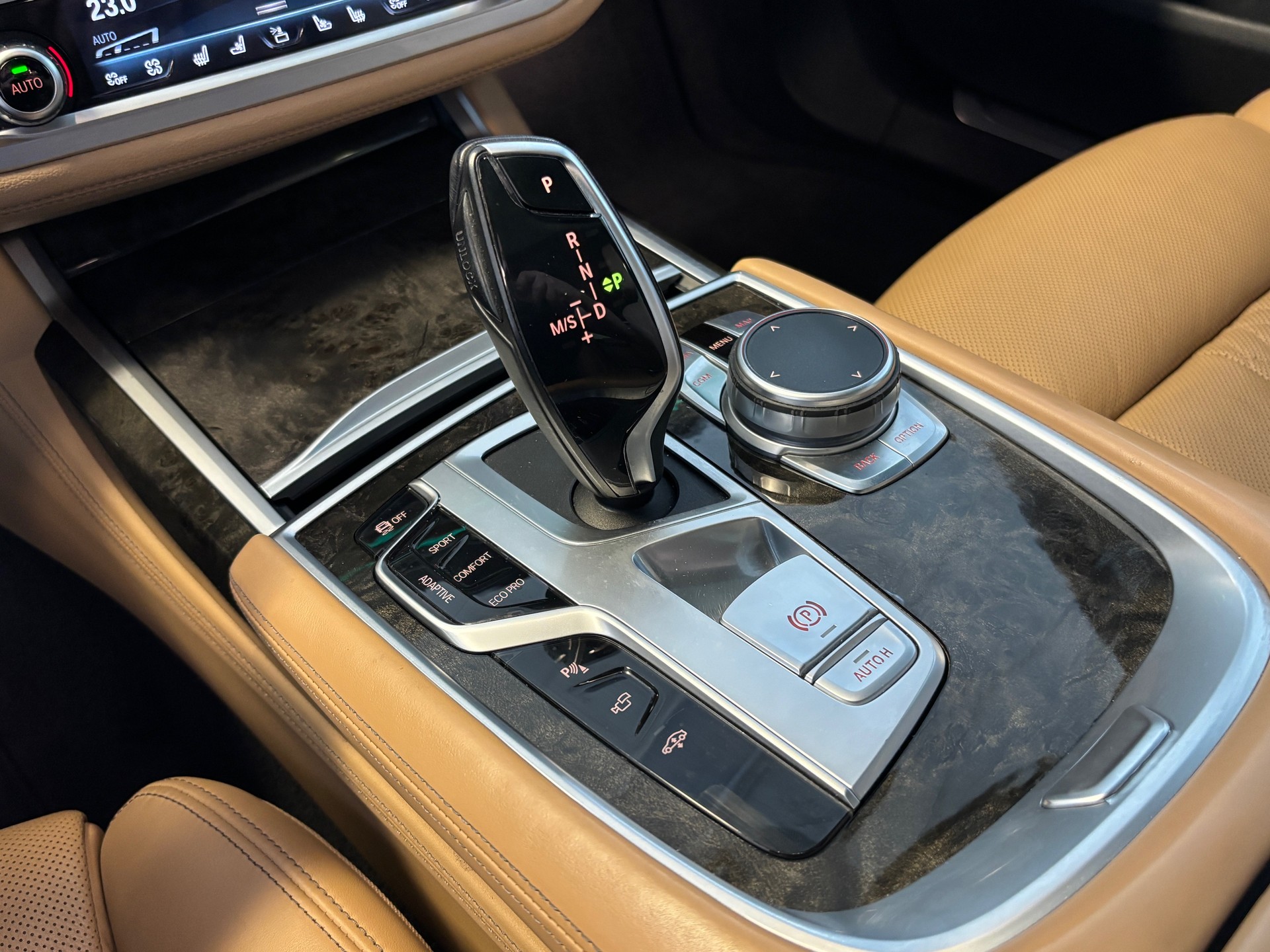 BMW 730d M Sport xDrive Steptronic-image-17