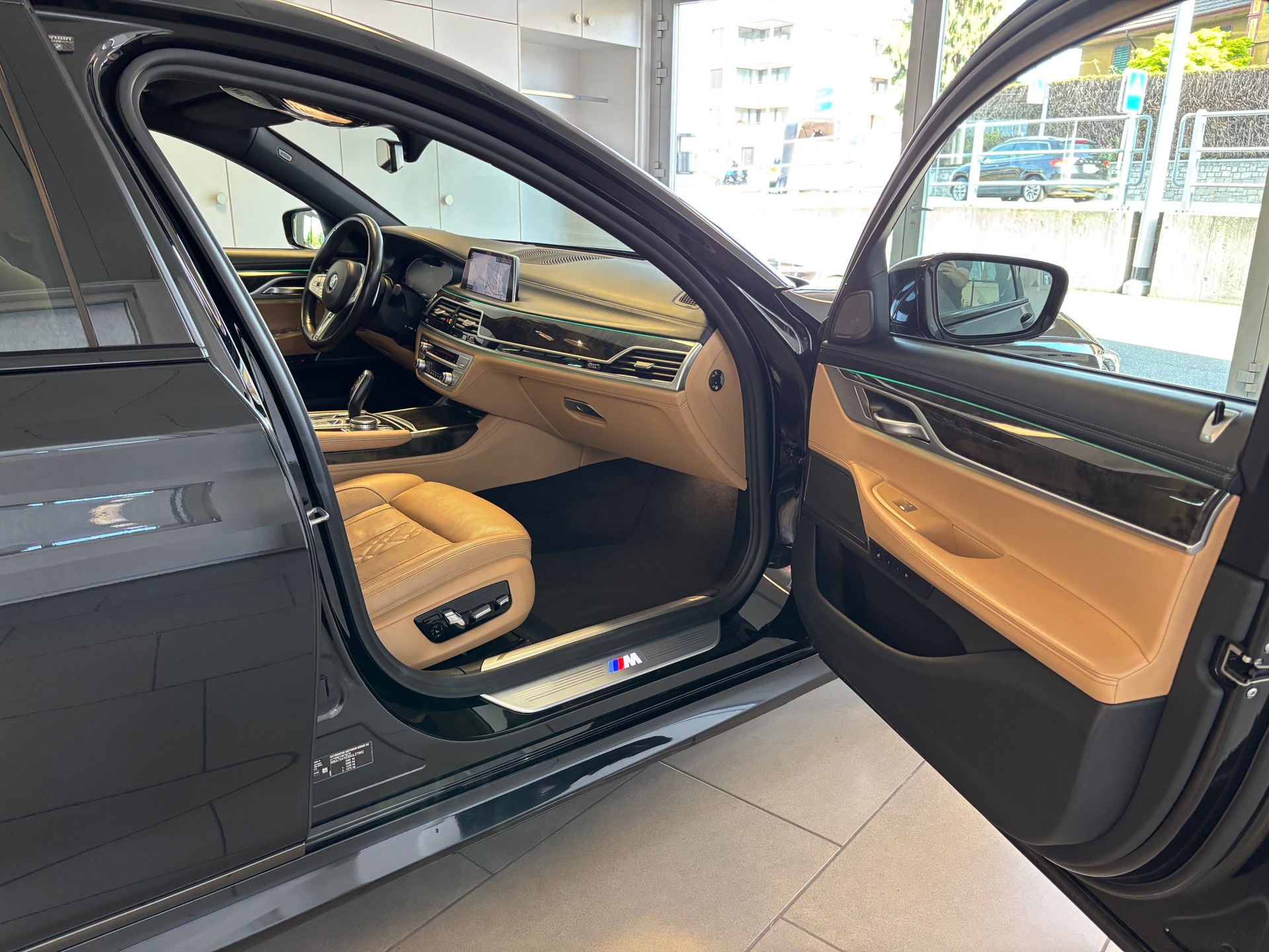 BMW 730d M Sport xDrive Steptronic-image-14