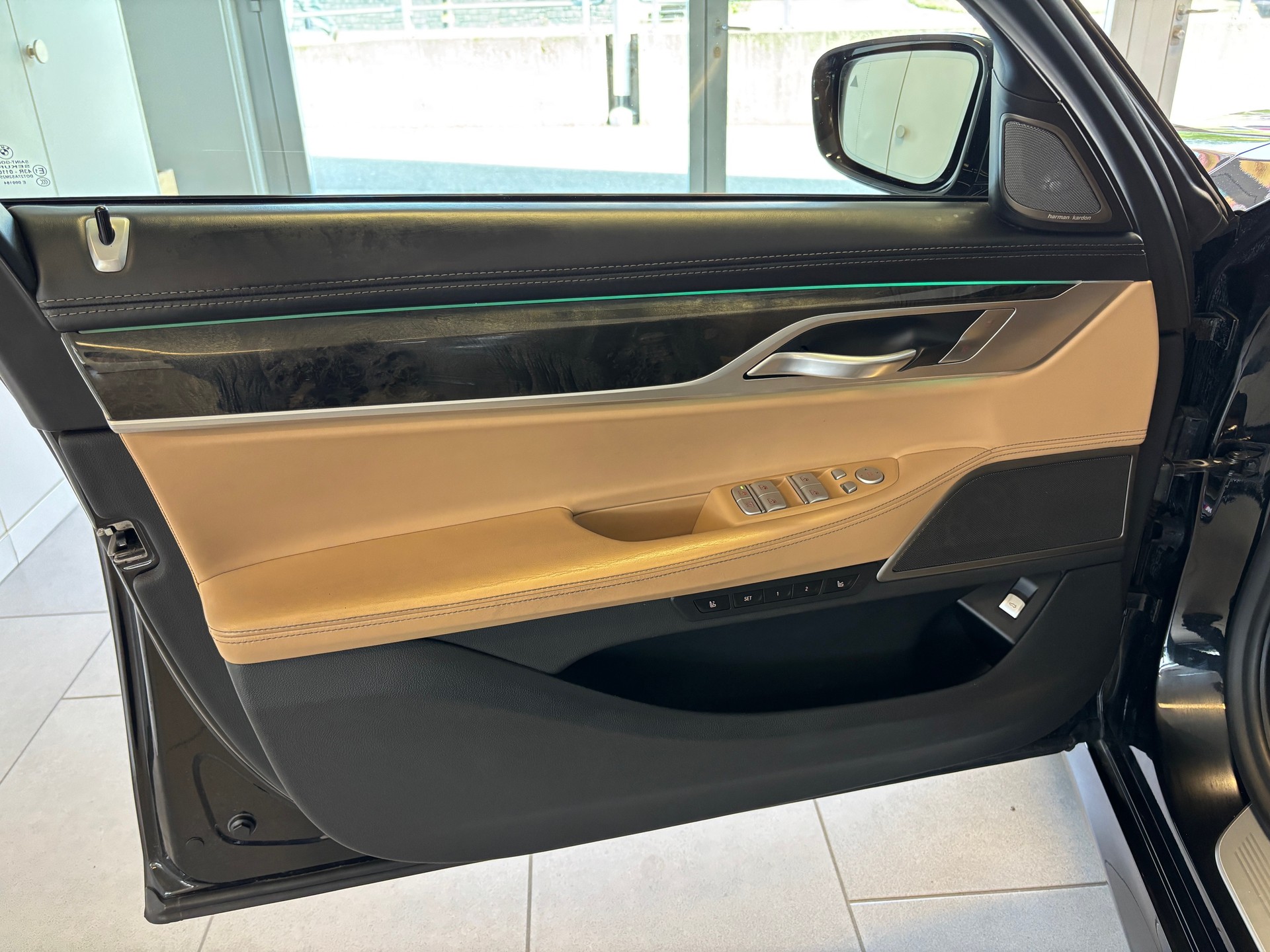 BMW 730d M Sport xDrive Steptronic-image-15
