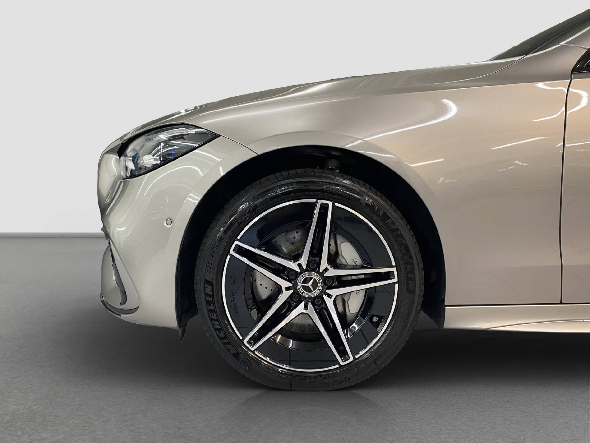 MERCEDES-BENZ C 300 e AMG Line Kombi-image-6