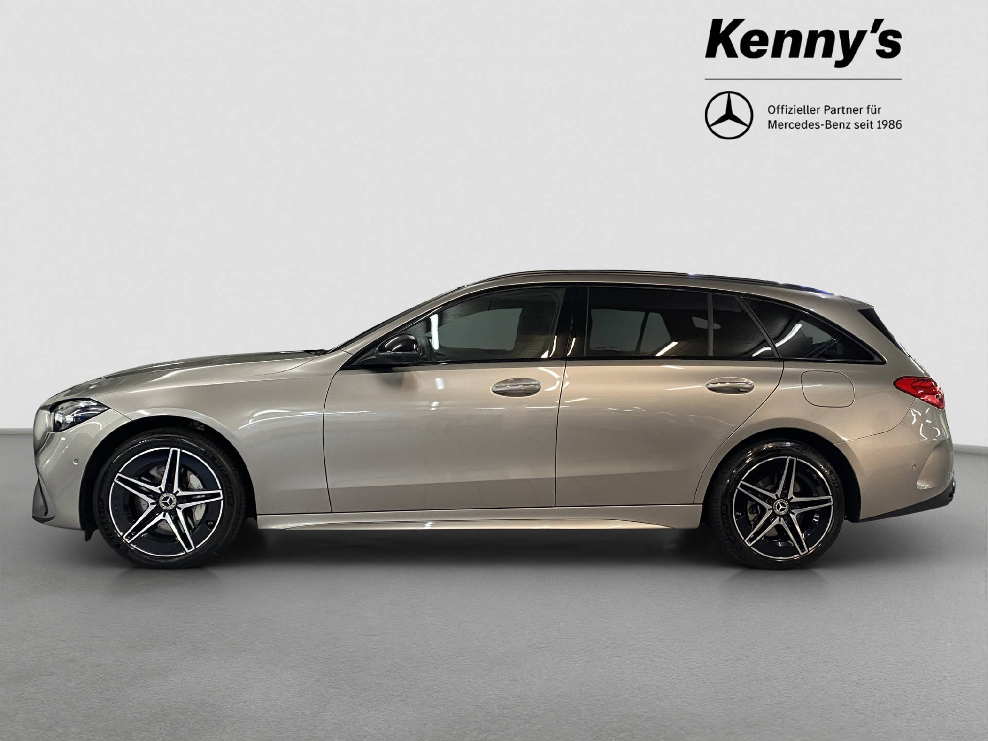 MERCEDES-BENZ C 300 e AMG Line Kombi-showroom-element-3