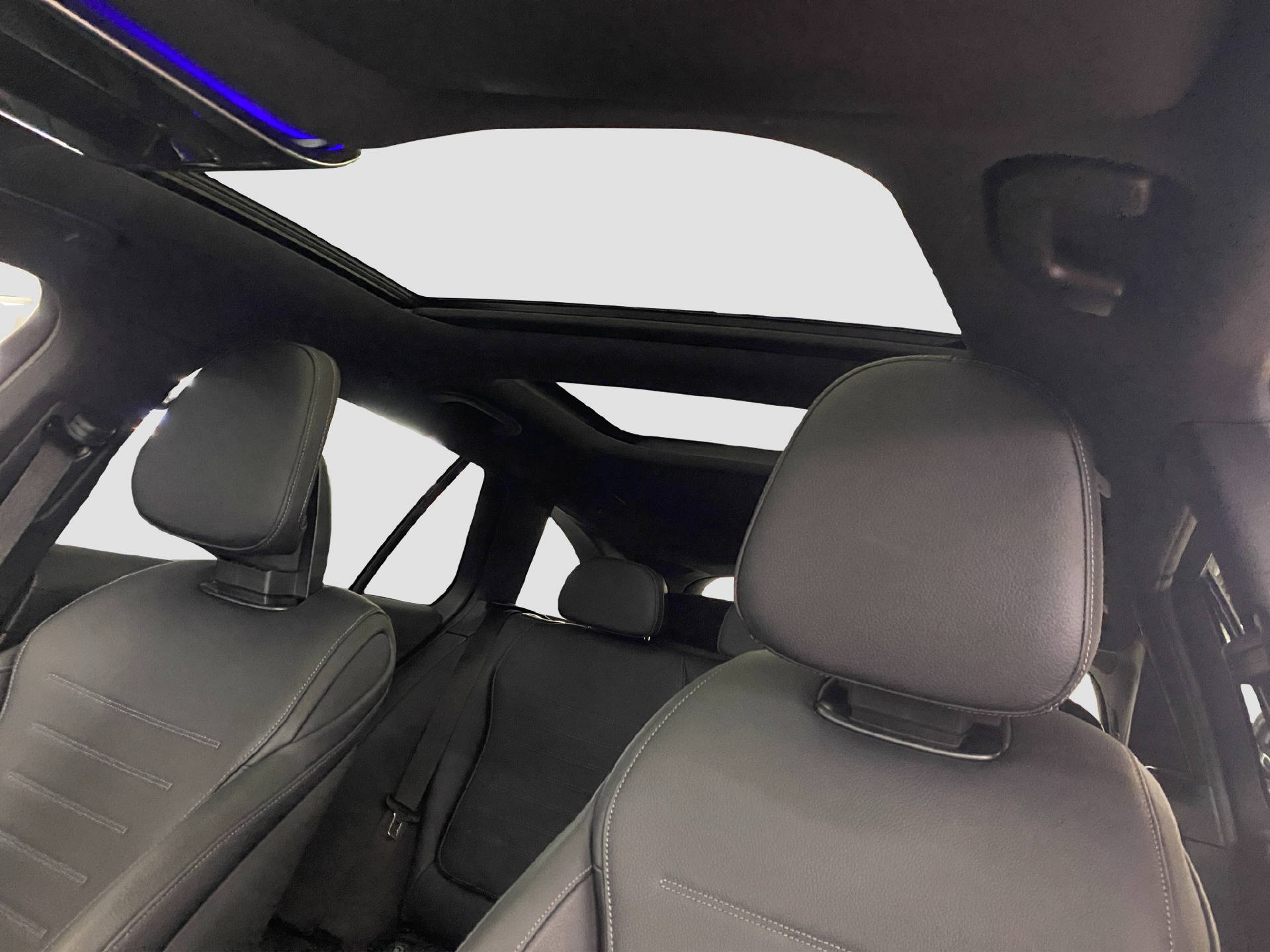 MERCEDES-BENZ C 300 e AMG Line Kombi-image-10