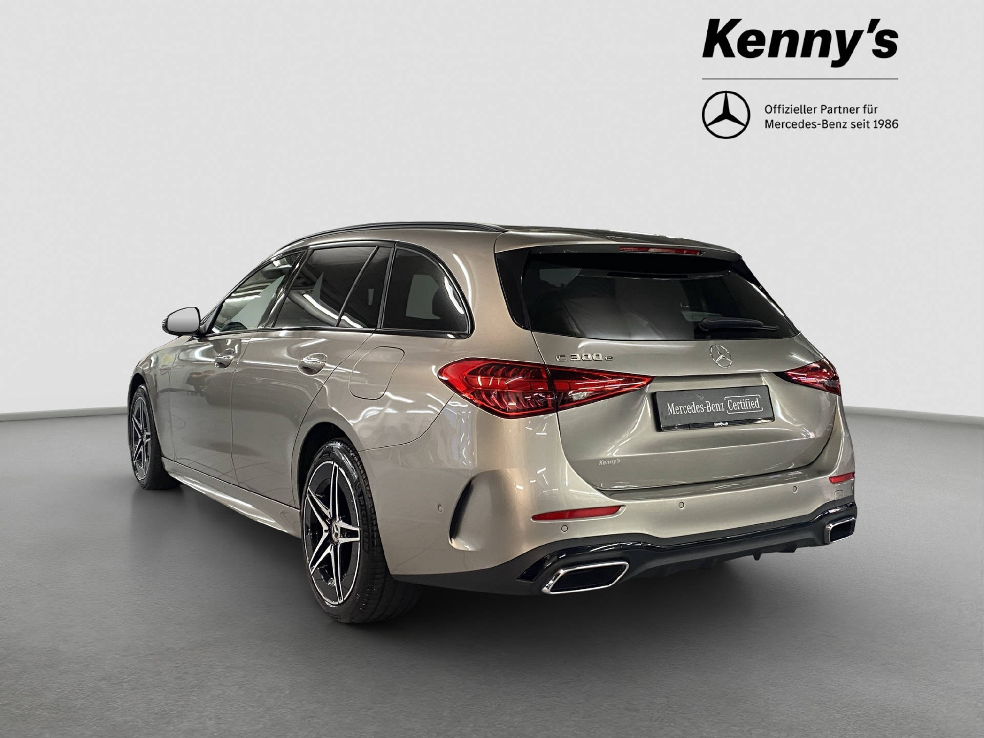 MERCEDES-BENZ C 300 e AMG Line Kombi-image-4