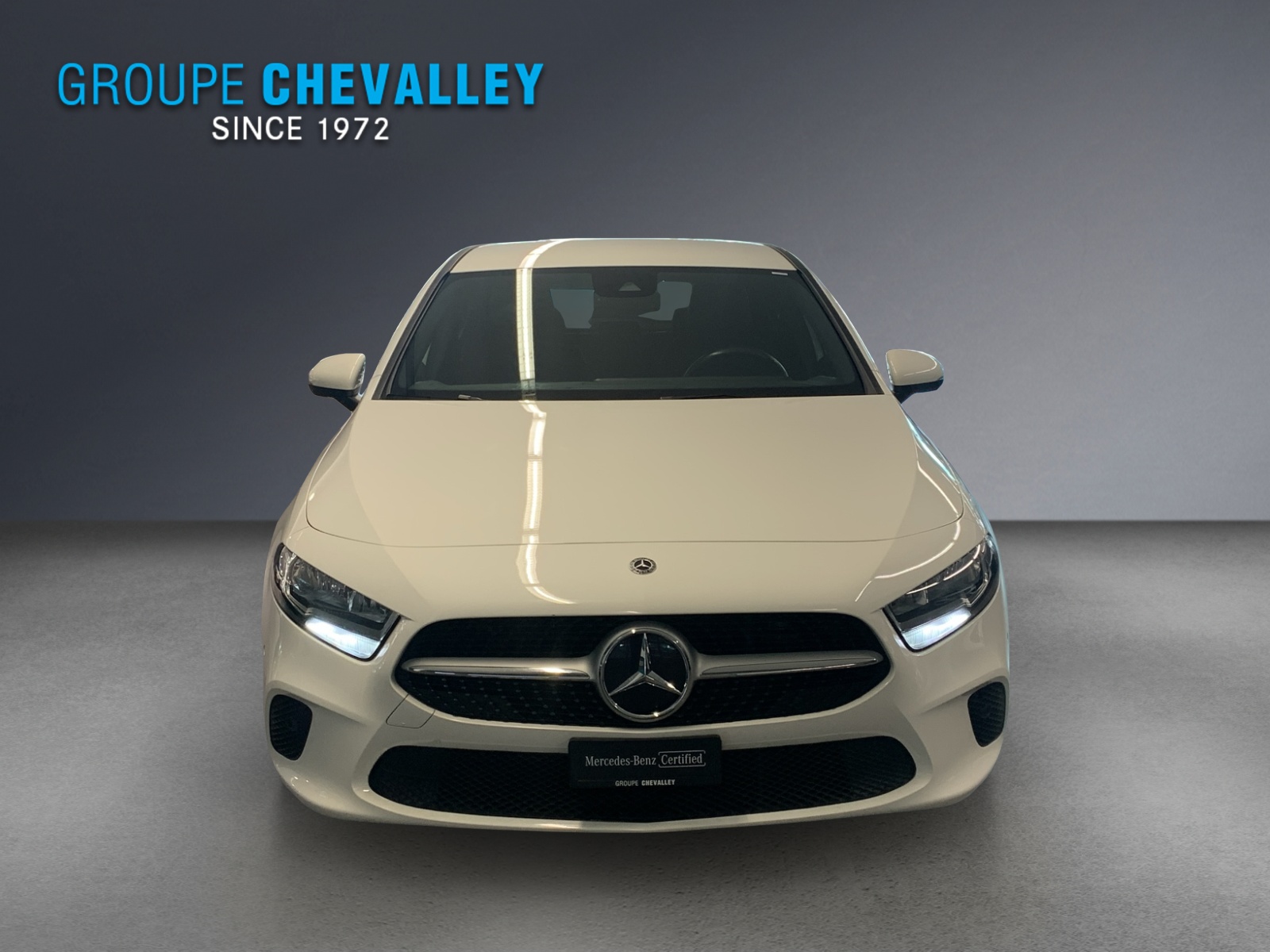 MERCEDES-BENZ A 160-showroom-element-1