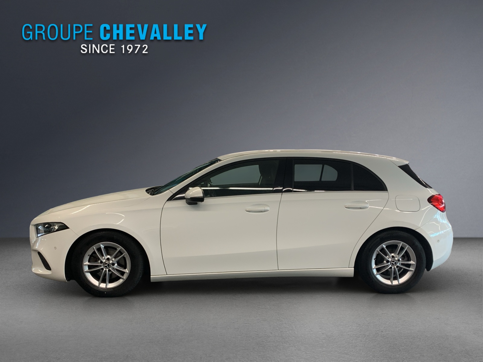 MERCEDES-BENZ A 160-showroom-element-3