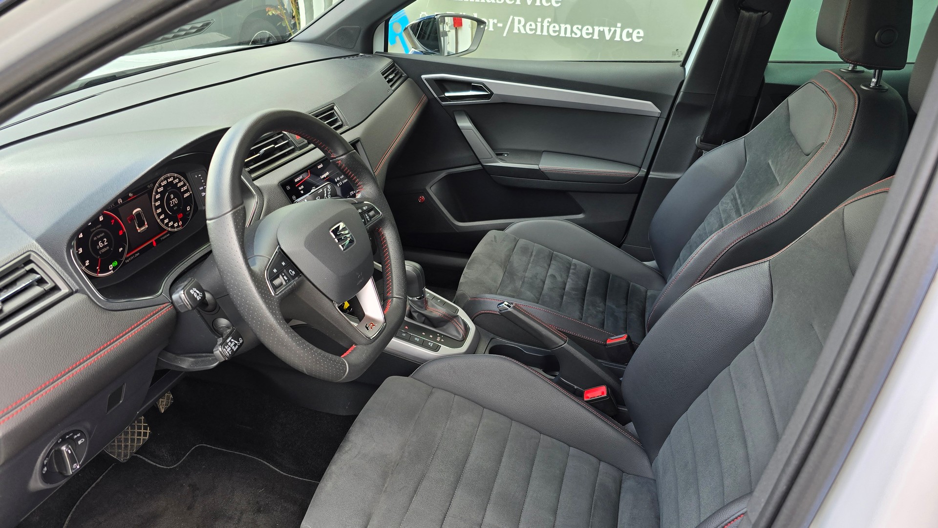SEAT Arona 1.0 TSI Eco DSG FR-image-6