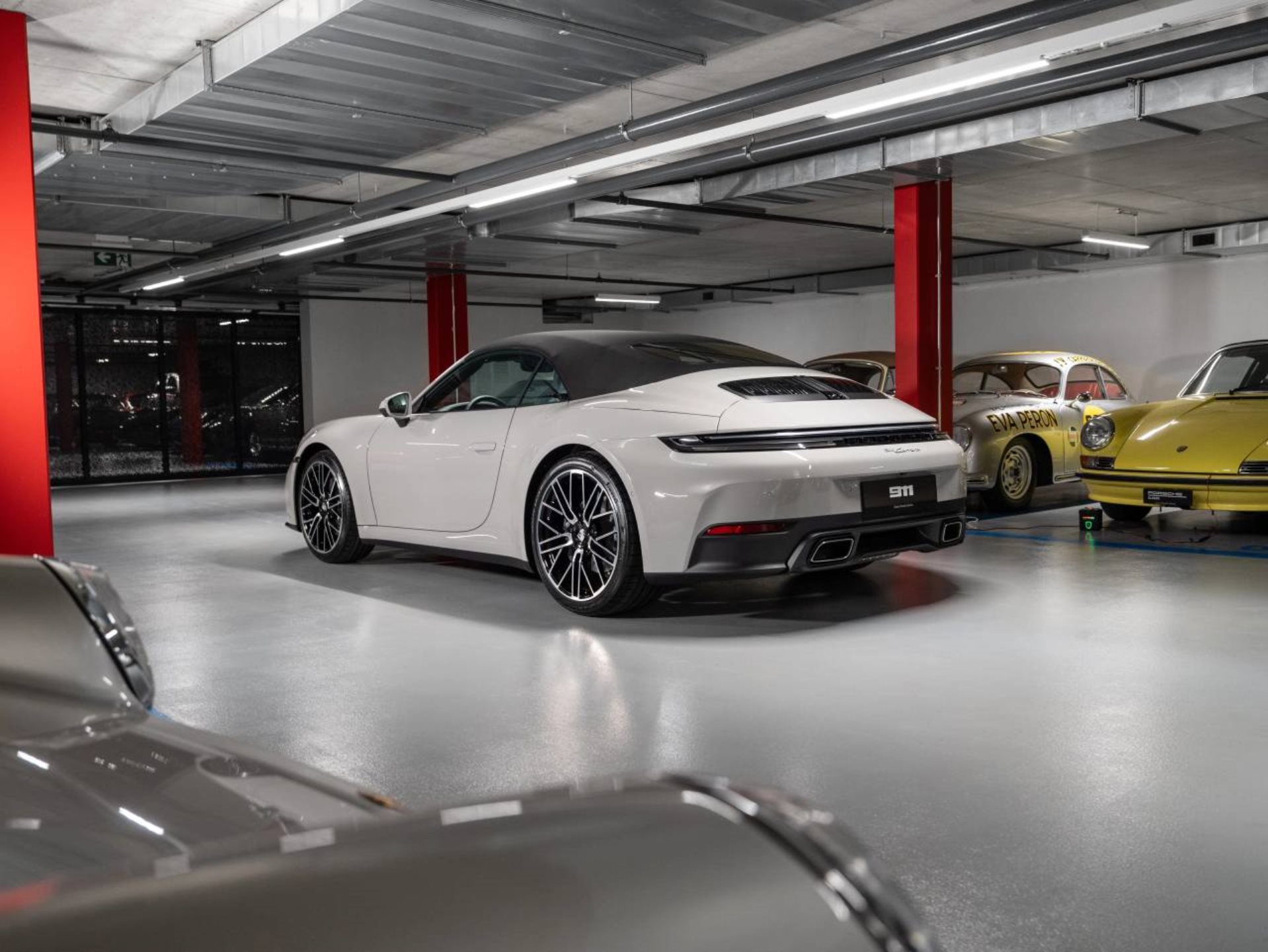 PORSCHE 911 Carrera Cabriolet-image-9