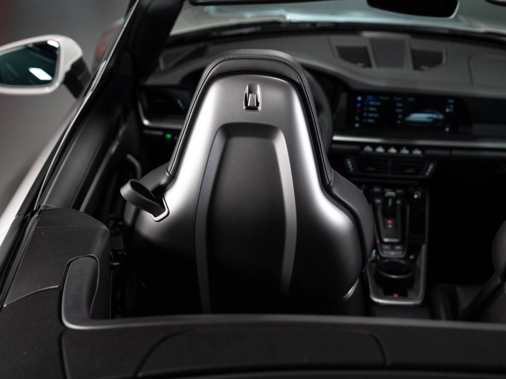 PORSCHE 911 Carrera Cabriolet-image-22