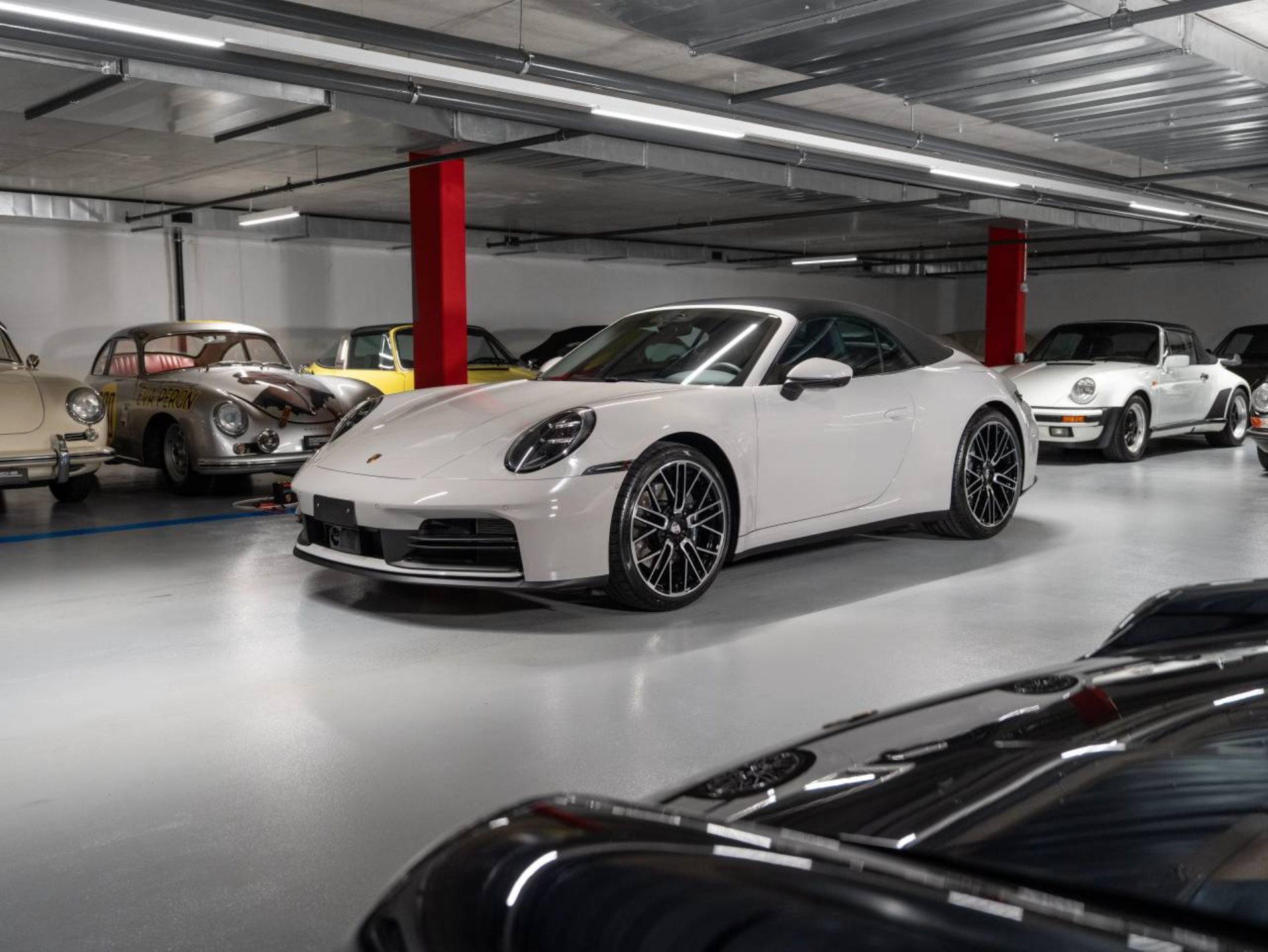 PORSCHE 911 Carrera Cabriolet-image-8
