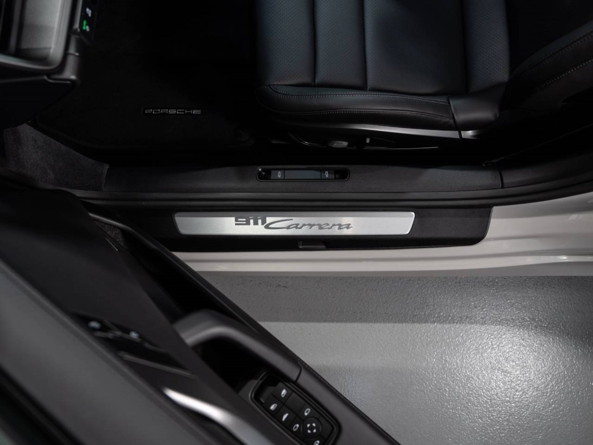 PORSCHE 911 Carrera Cabriolet-image-23