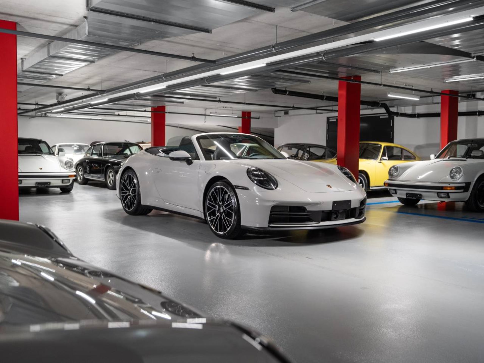 PORSCHE 911 Carrera Cabriolet-image-5