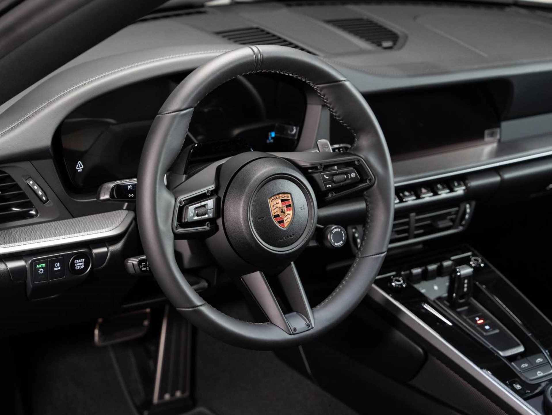 PORSCHE 911 Carrera Cabriolet-image-10
