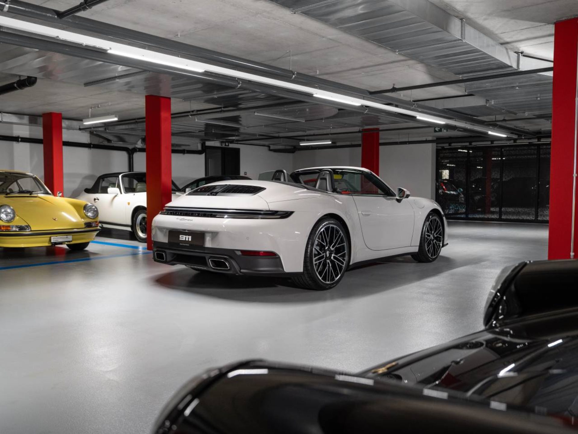 PORSCHE 911 Carrera Cabriolet-image-6