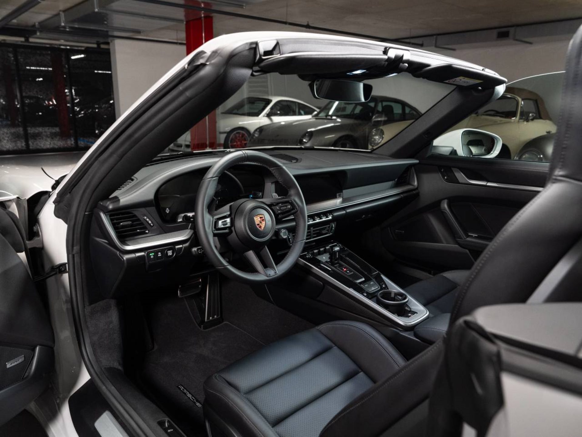 PORSCHE 911 Carrera Cabriolet-showroom-element-3