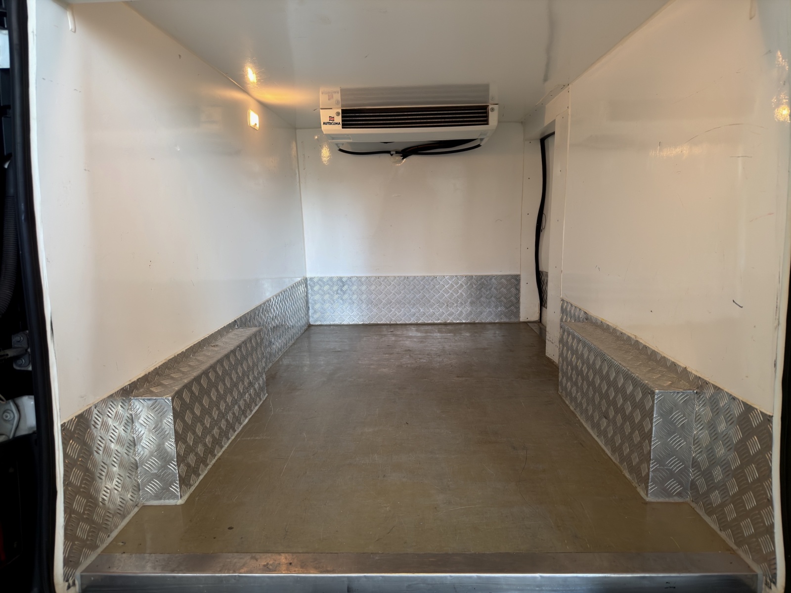 RENAULT RENAULT Trafic 2.0 Blue dCi 130 Business L2H1 *Kühlwagen*-image-13