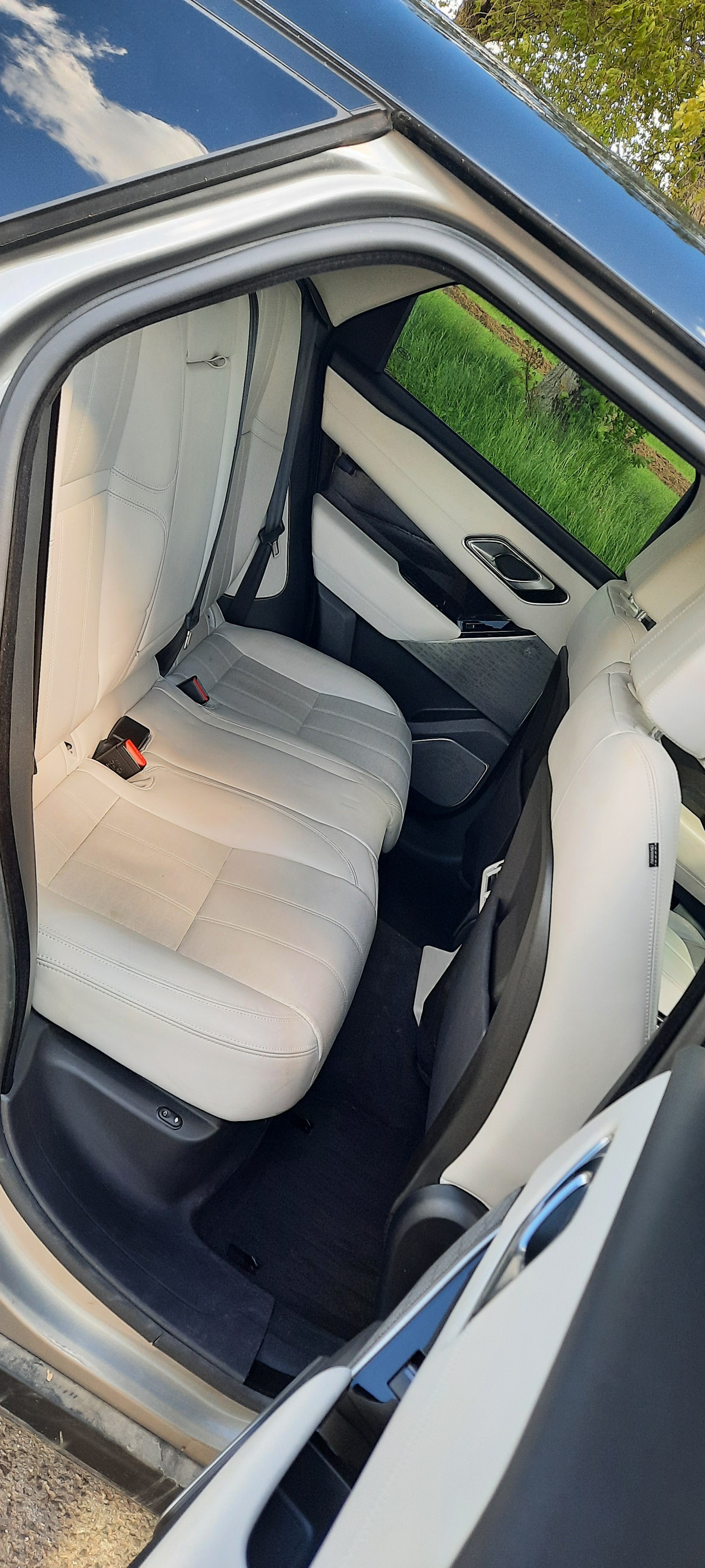 LAND ROVER 3.0 V6 R-Dynamic HSE P380-image-9
