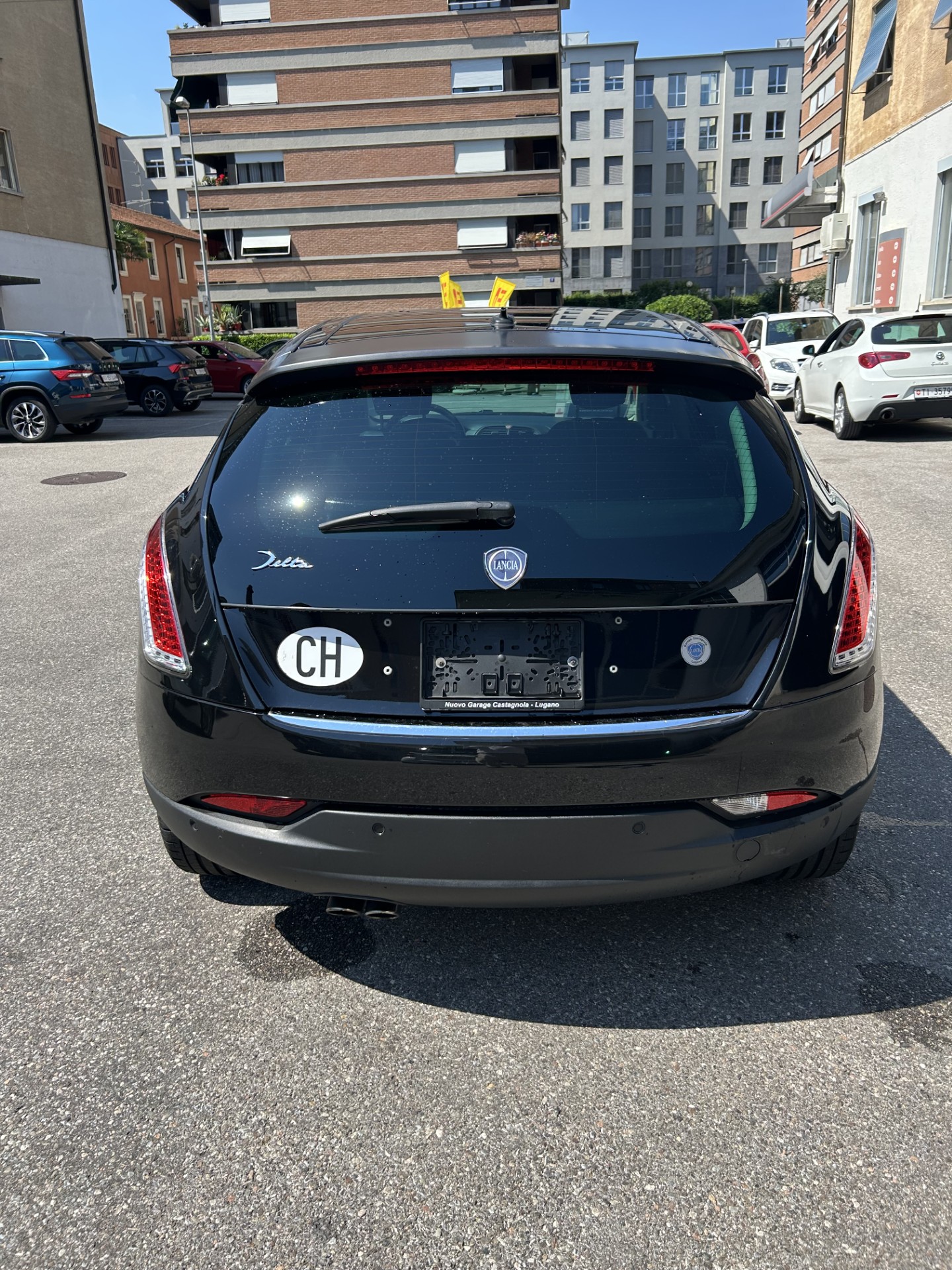 LANCIA Delta 1.8 Turbo-Jet Platino Sportronic-image-4