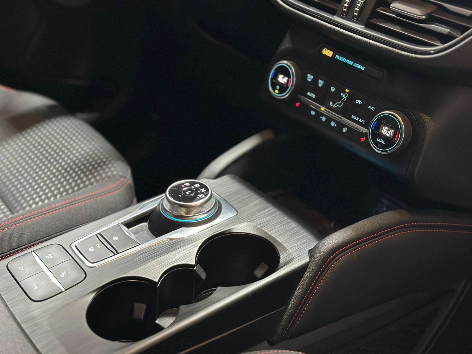 FORD Kuga 2.5 PHEV ST-Line X 2WD-image-13