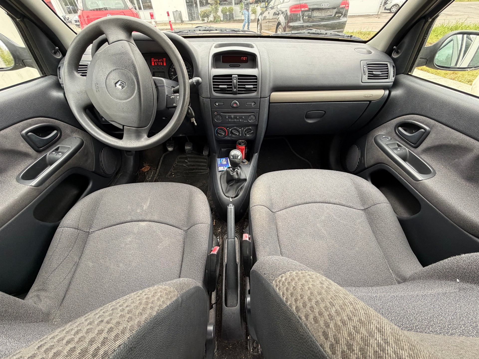 RENAULT Clio 1.2 16V Fairway-image-8