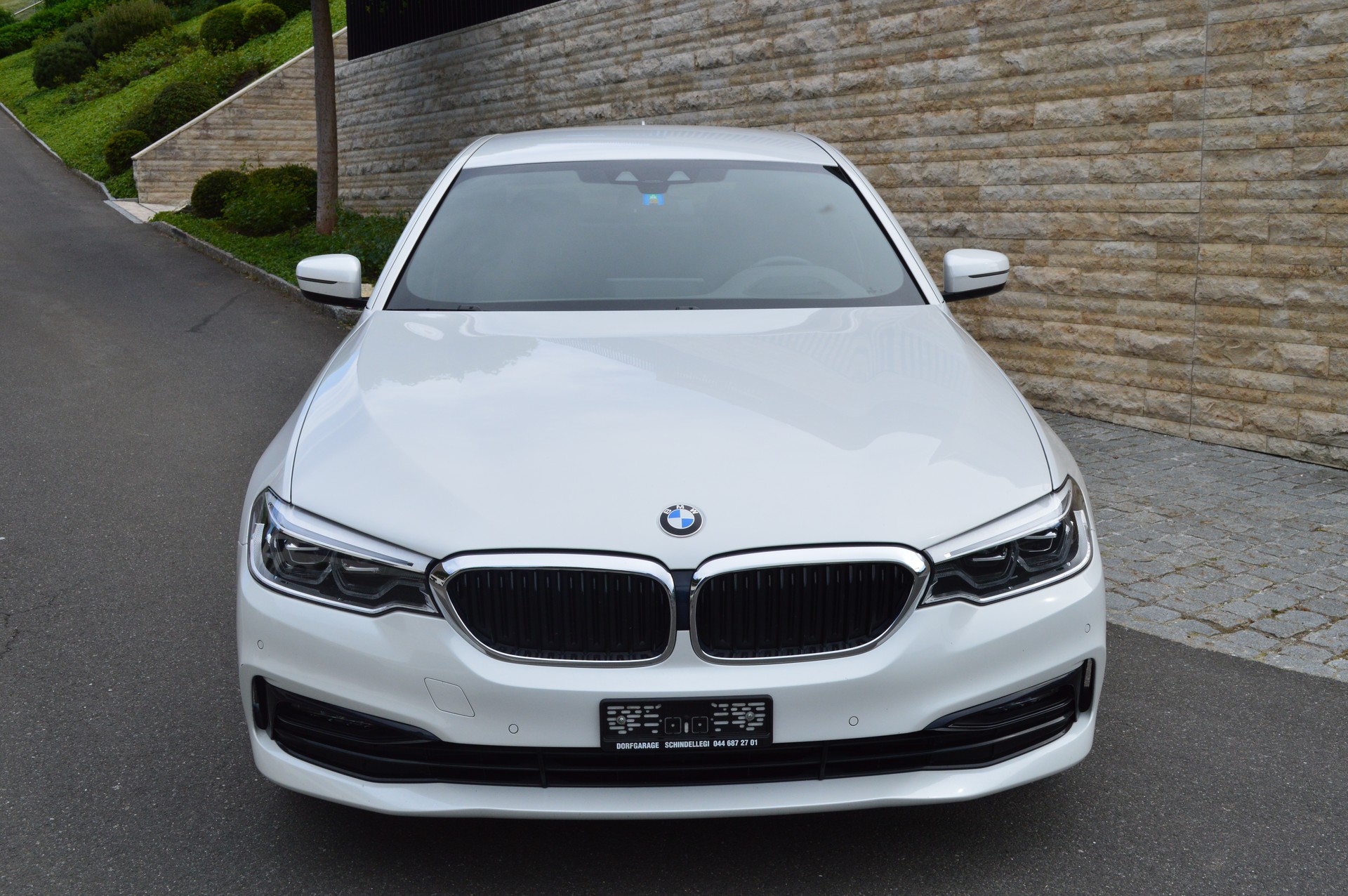 BMW 520d xDrive Essential Edition Steptronic