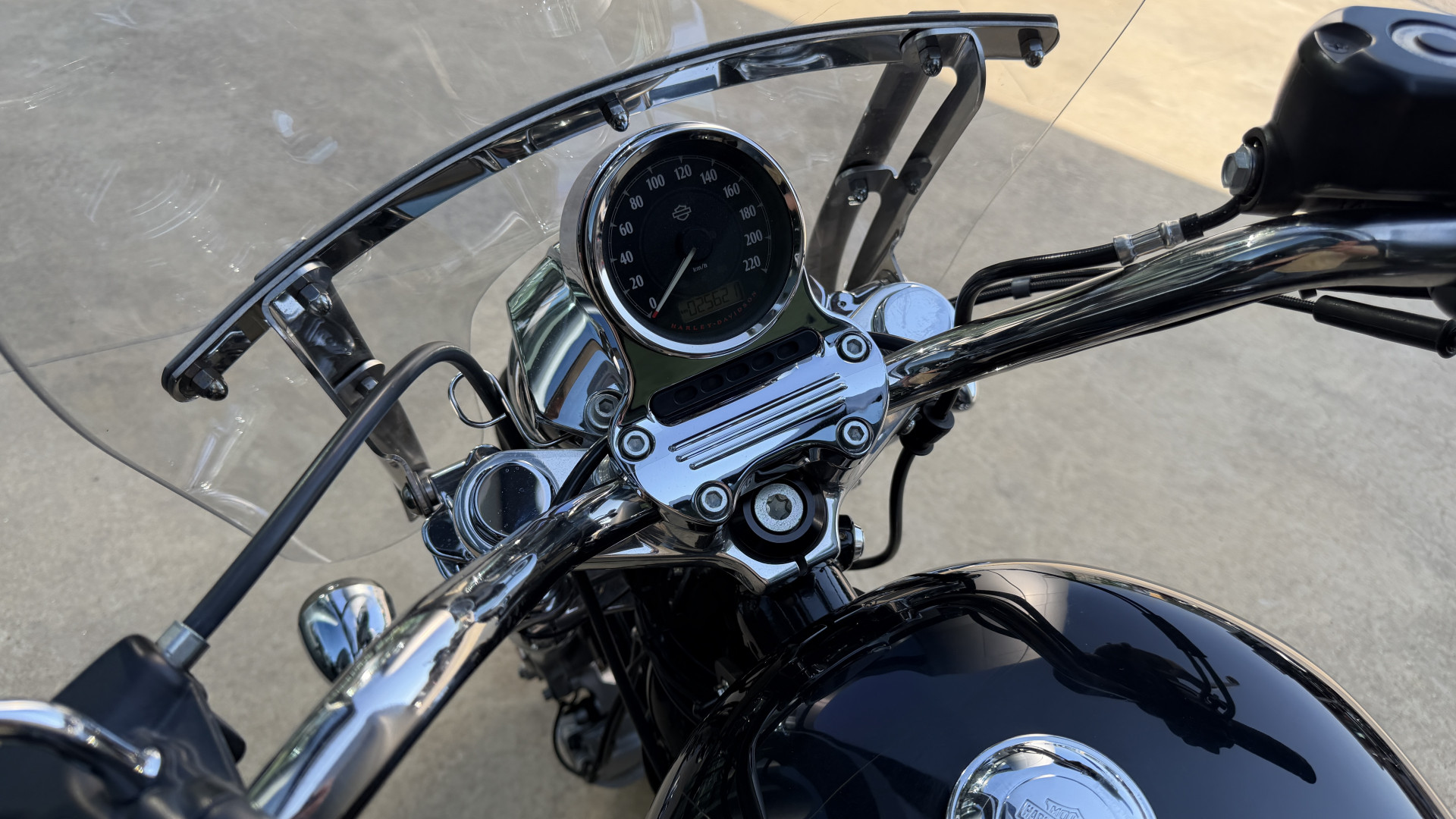 HARLEY-DAVIDSON XL 1200 T Sportster Super Low-showroom-element-3