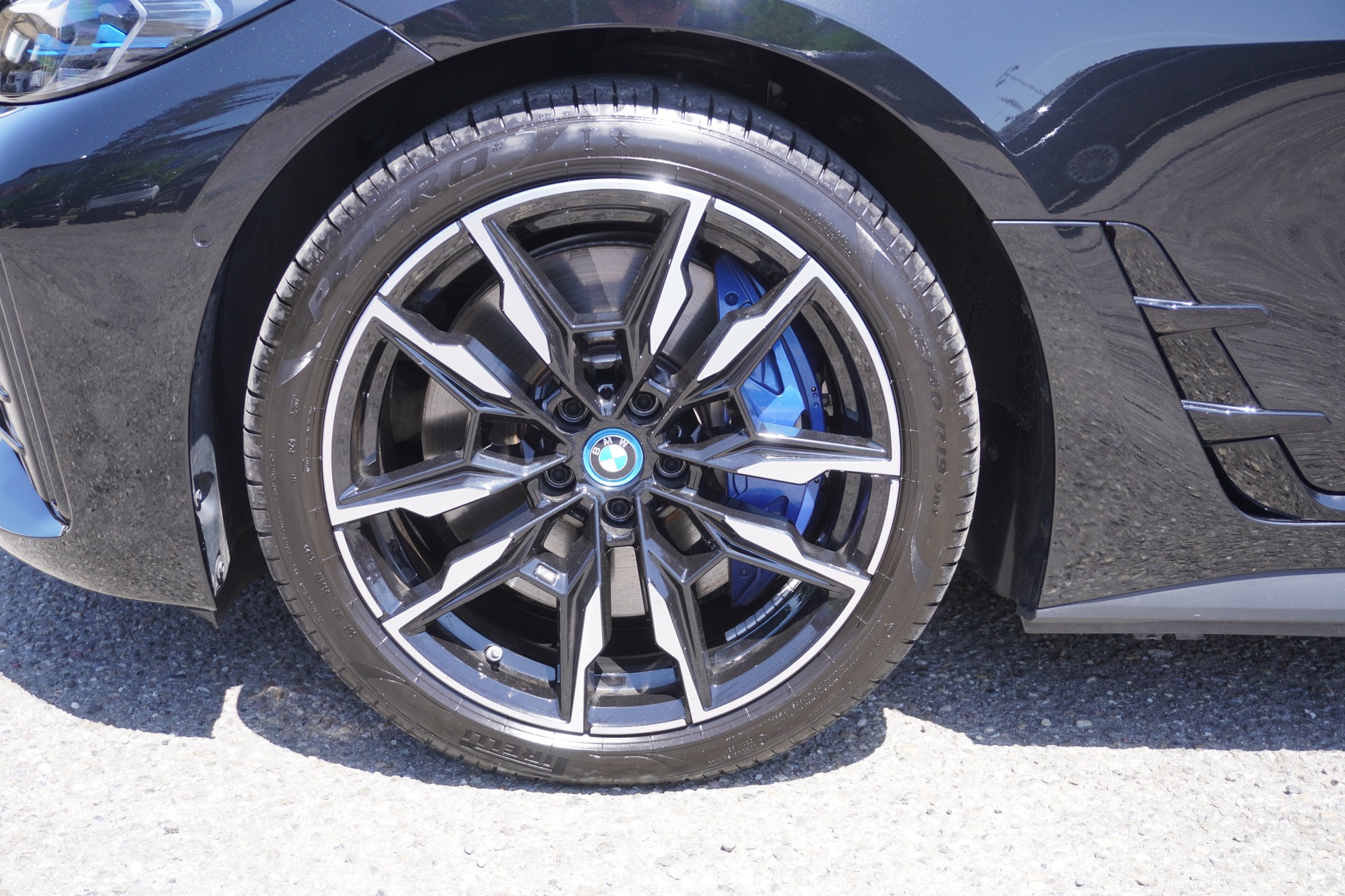 BMW i4 M50 M SPORT!!! INDIVIDUAL!!!-image-9