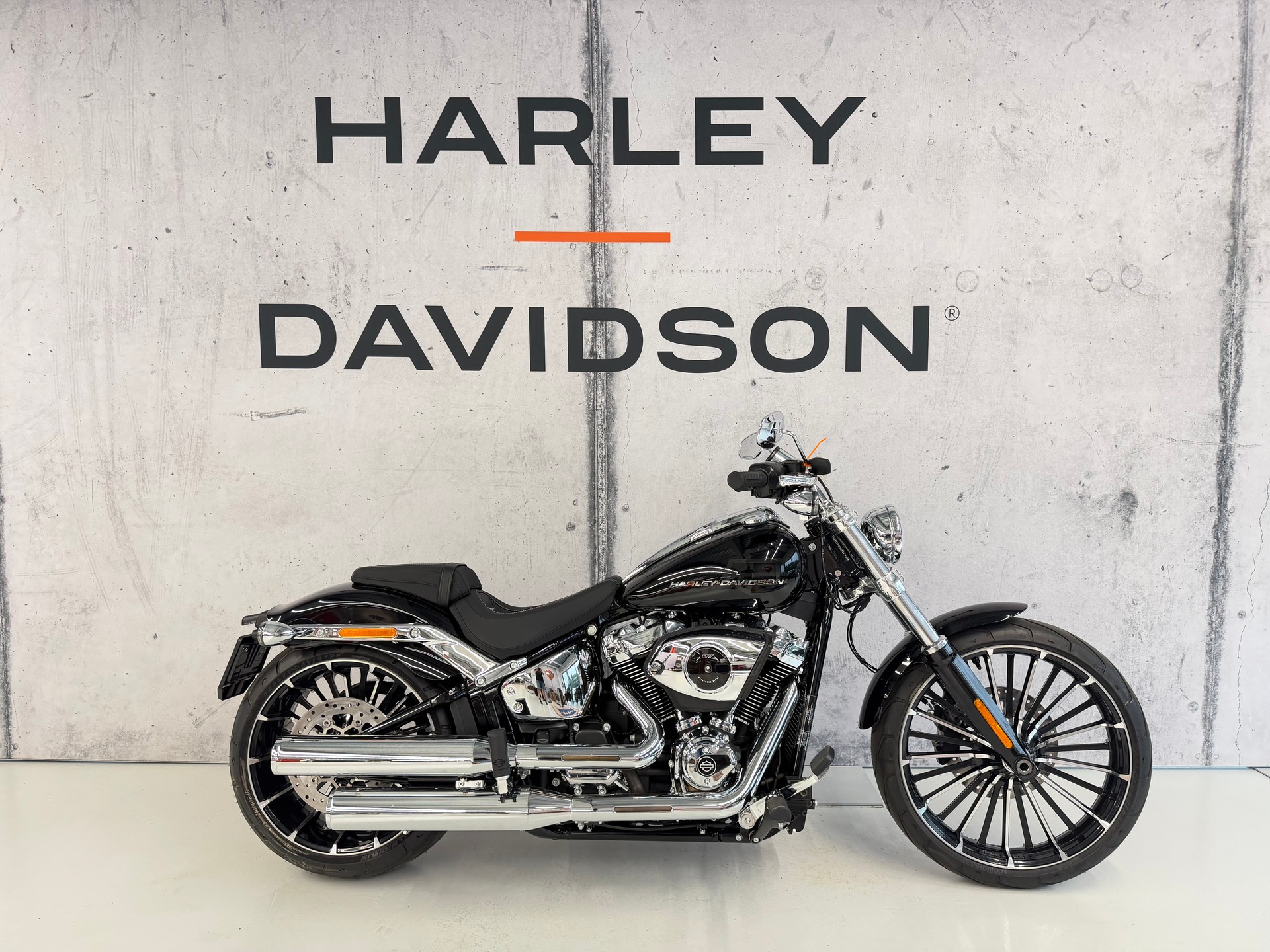 HARLEY-DAVIDSON FXBR Breakout 117-image-0
