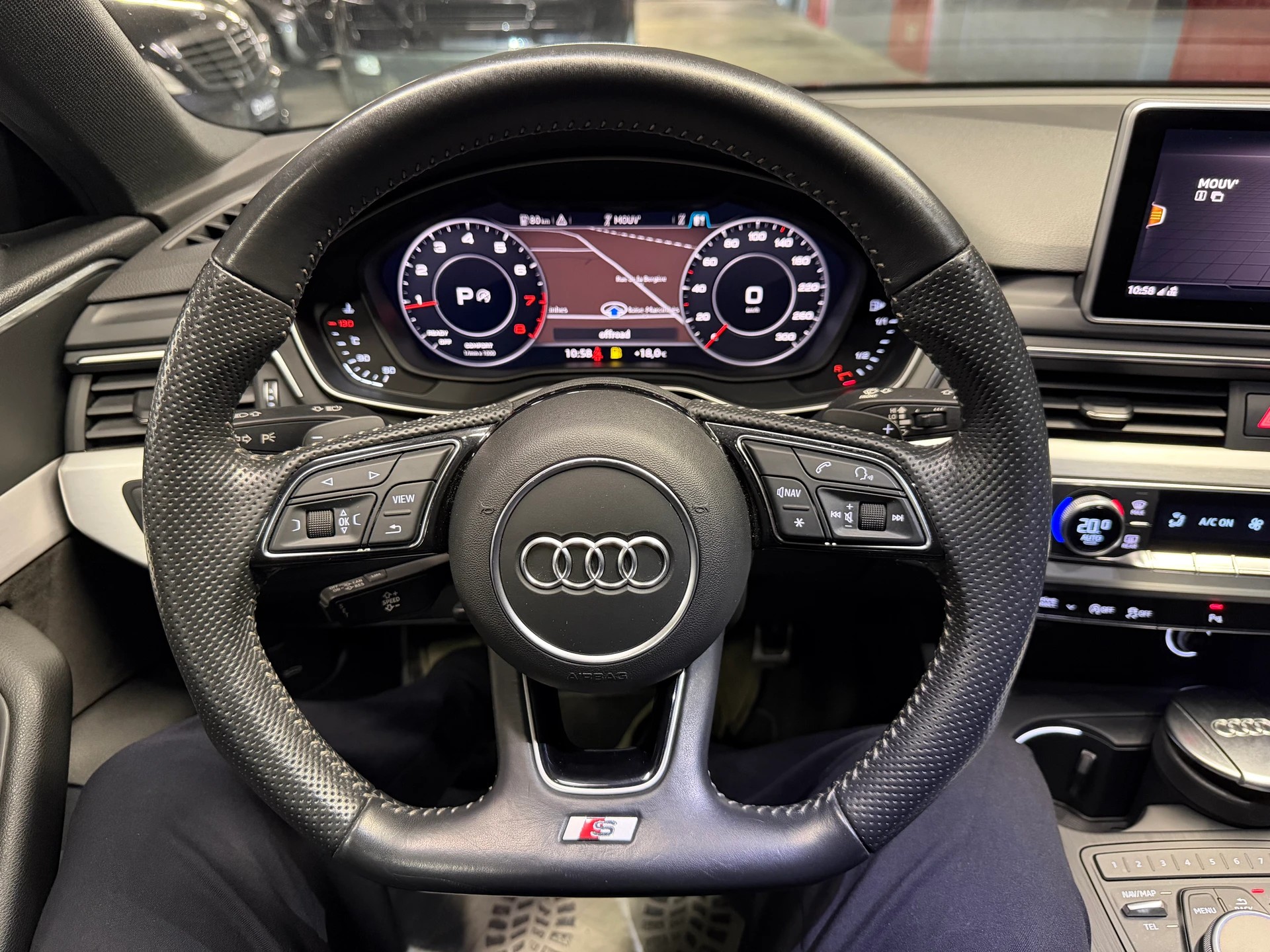 AUDI A4 Avant 45 TFSI S-tronic quattro-image-9
