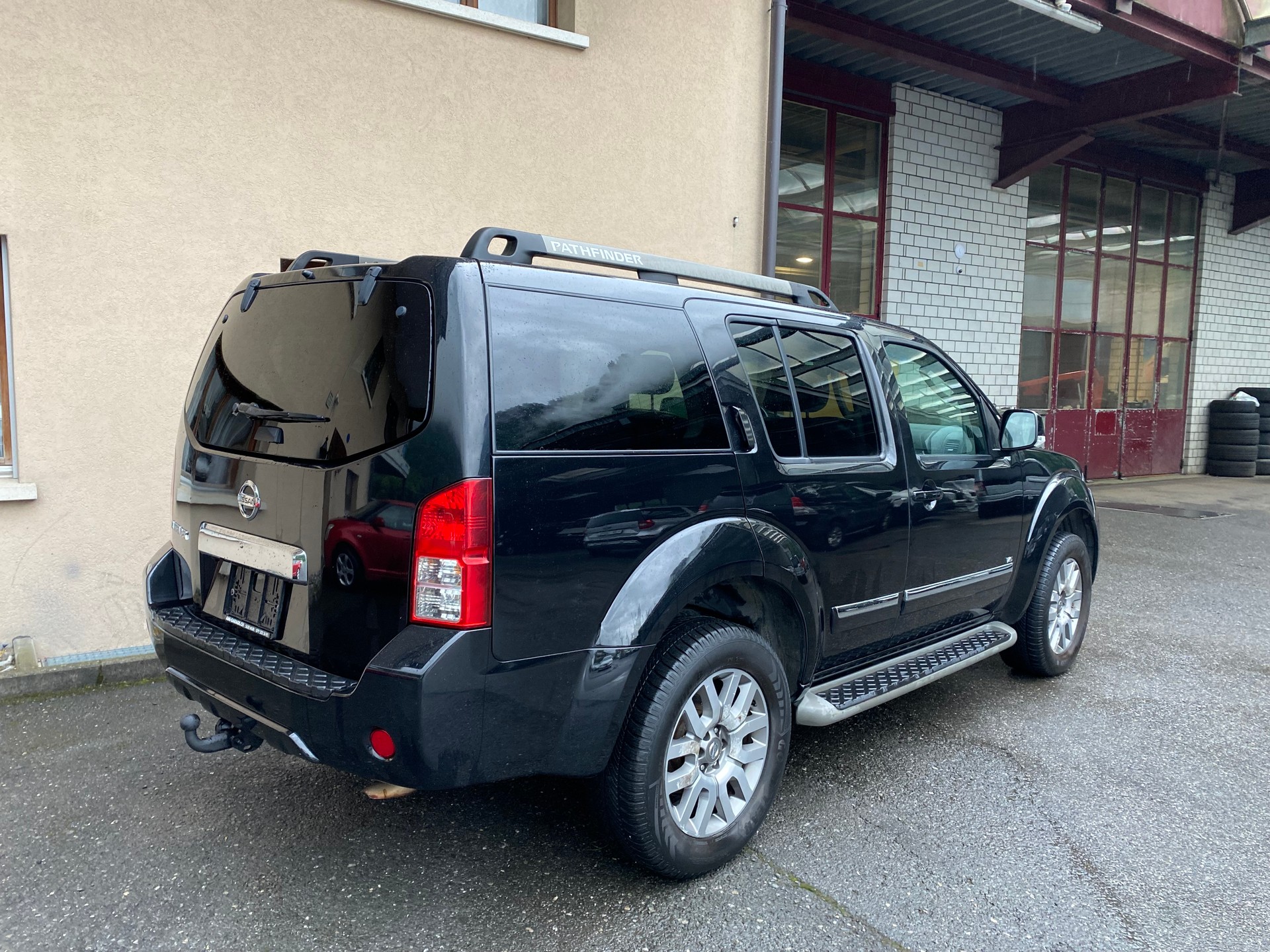 NISSAN Pathfinder 3.0 dCi LE Automatic-image-11