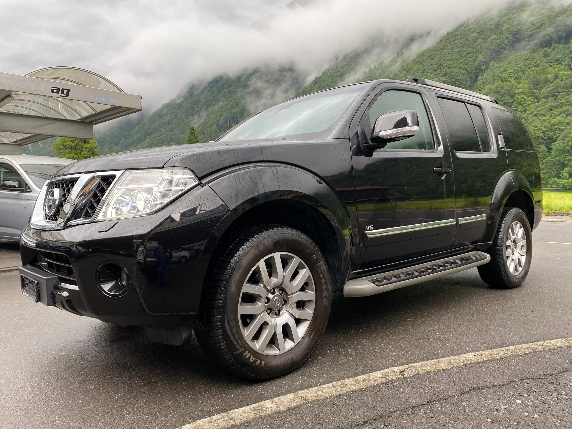 NISSAN Pathfinder 3.0 dCi LE Automatic-image-1