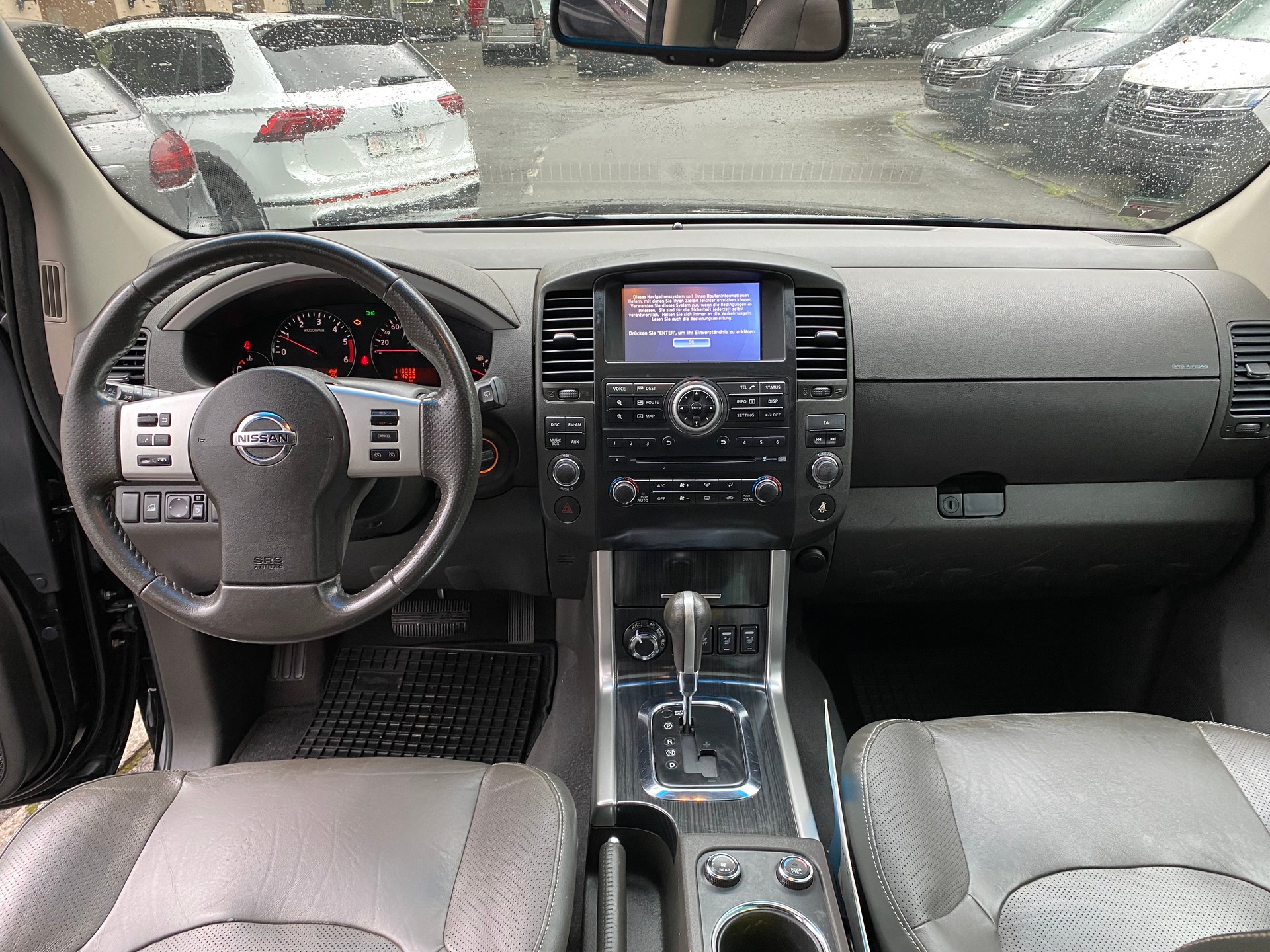 NISSAN Pathfinder 3.0 dCi LE Automatic-image-5