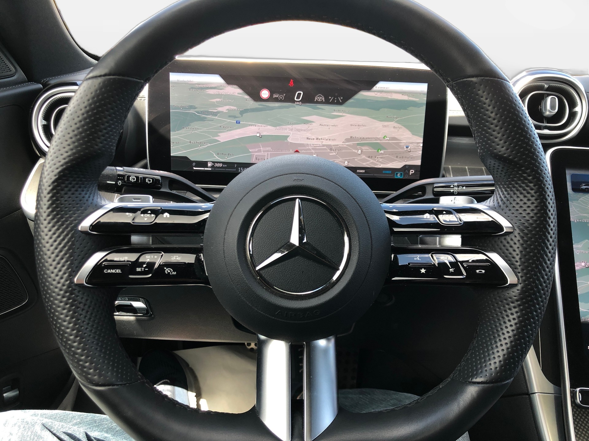 MERCEDES-BENZ C 220 d T 4Matic AMG Line-image-11