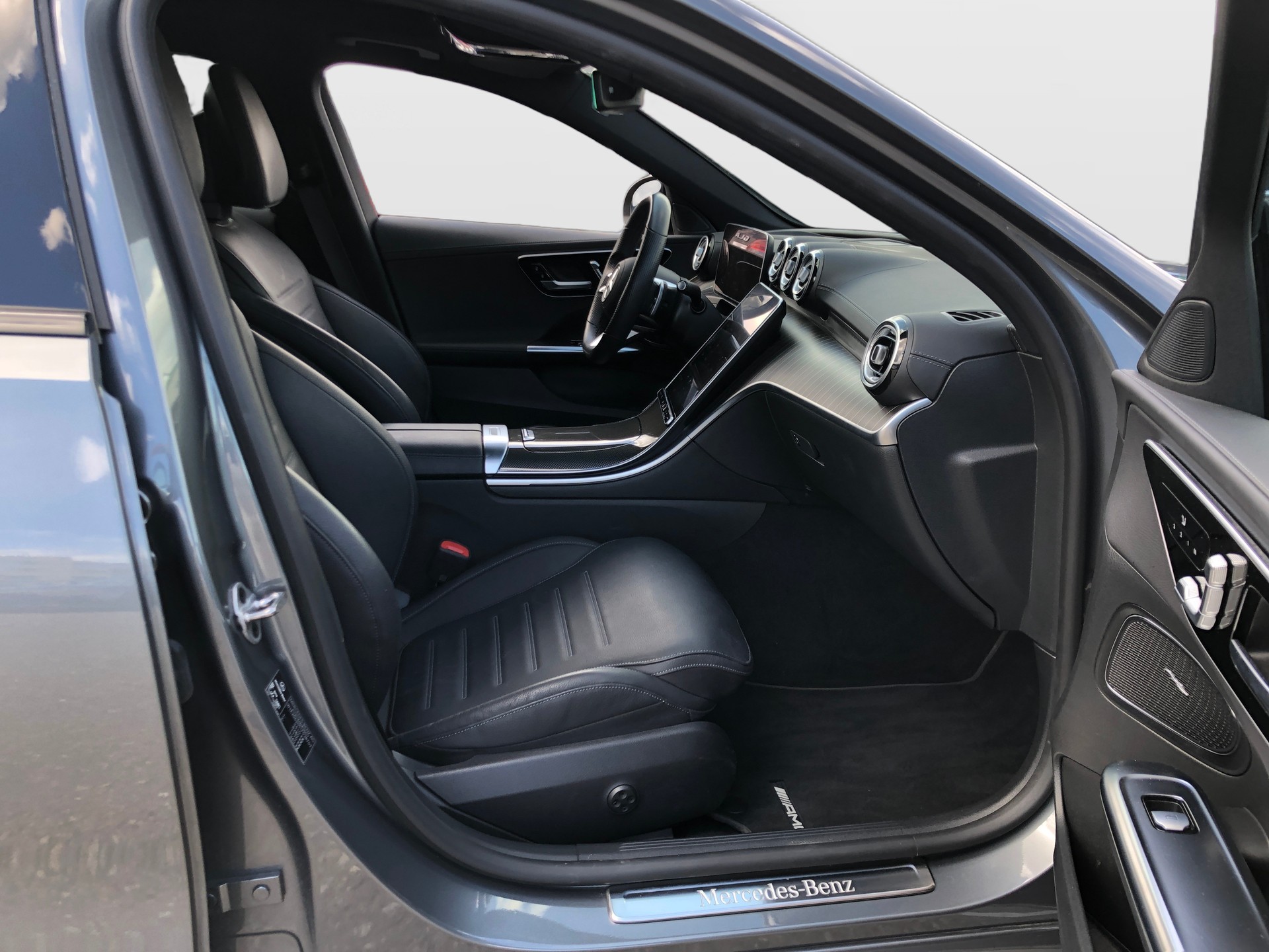 MERCEDES-BENZ C 220 d T 4Matic AMG Line-image-16