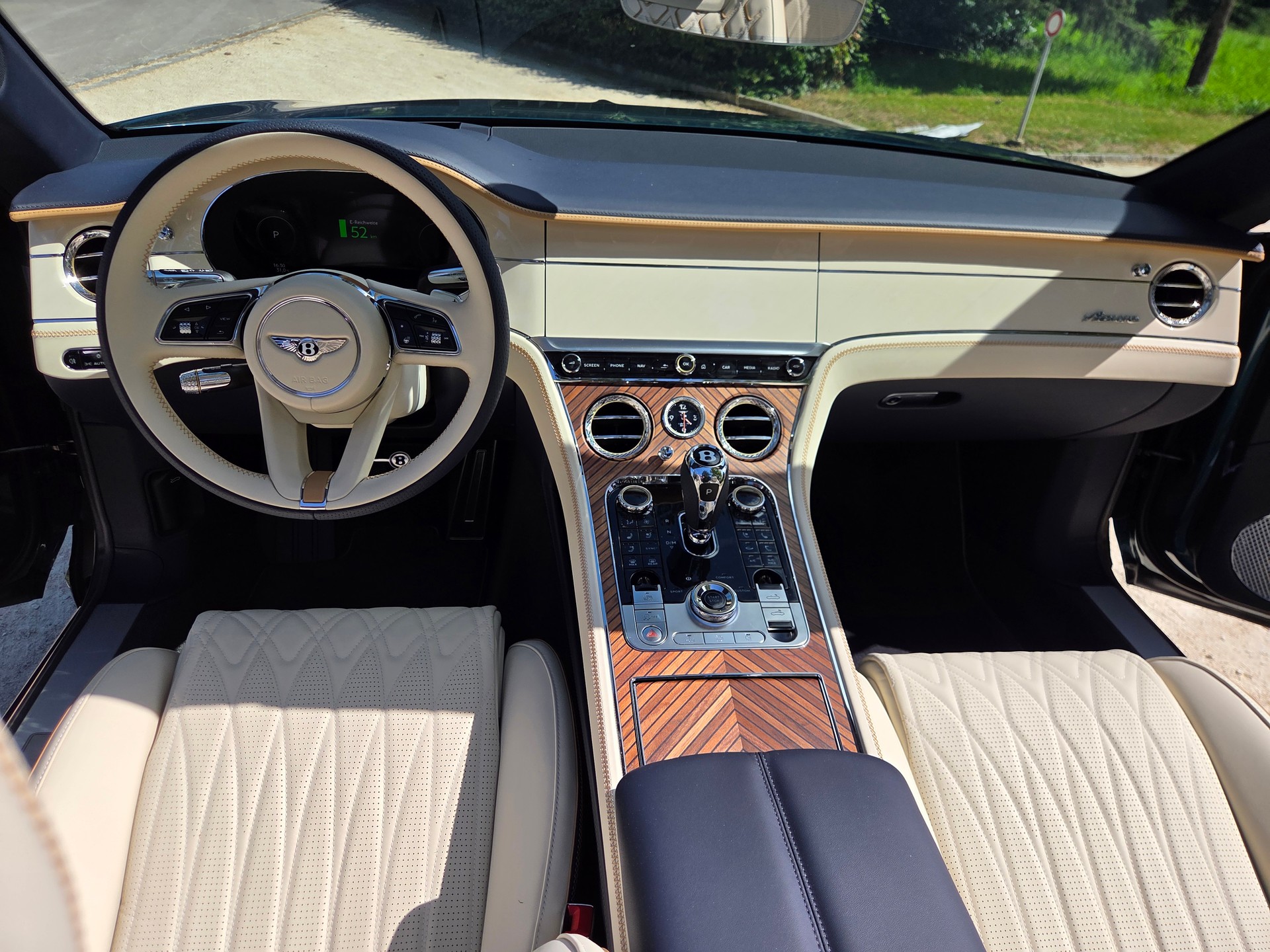 BENTLEY CONTINENTAL GTC AZURE-image-2