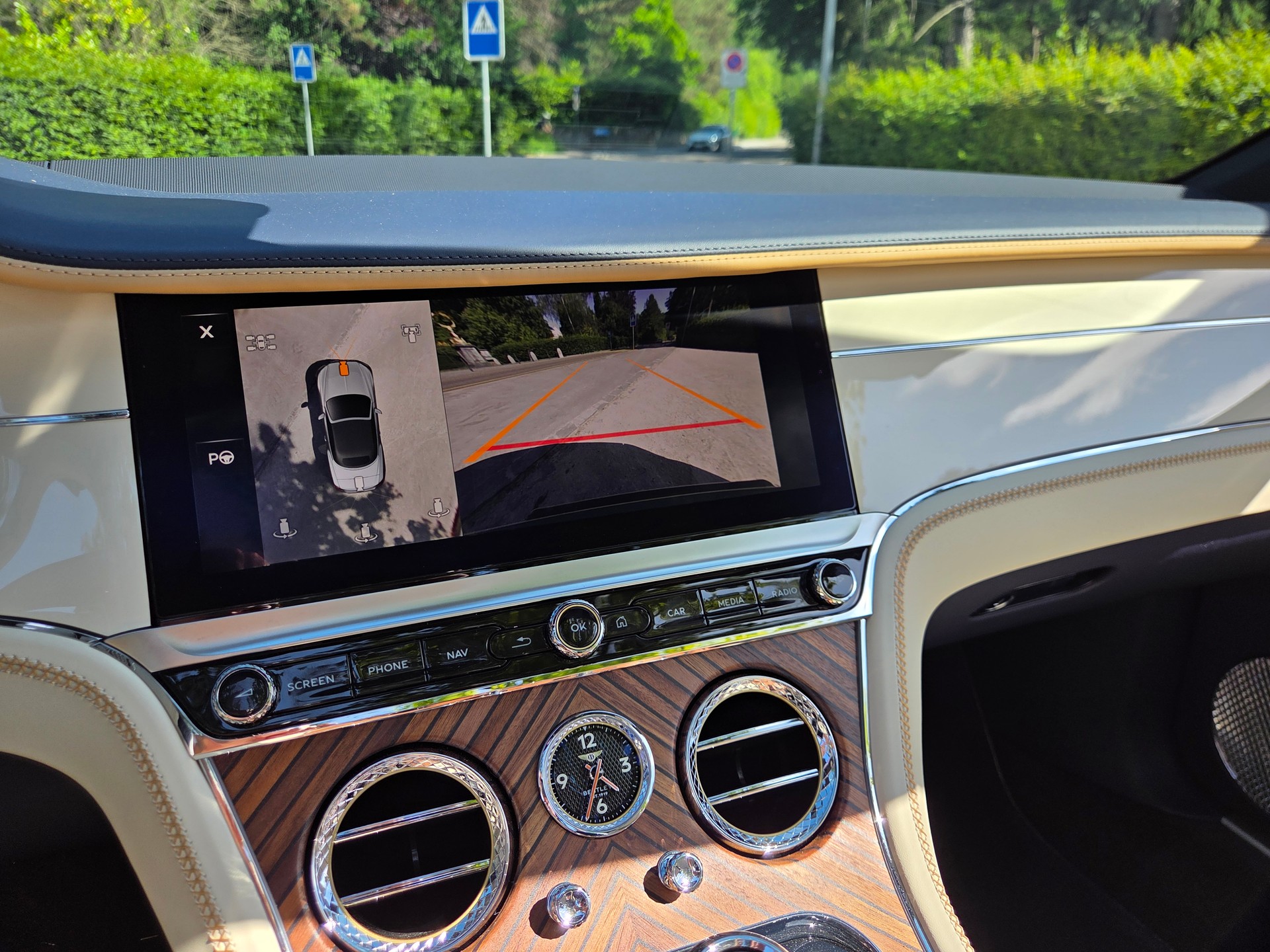 BENTLEY CONTINENTAL GTC AZURE-image-7