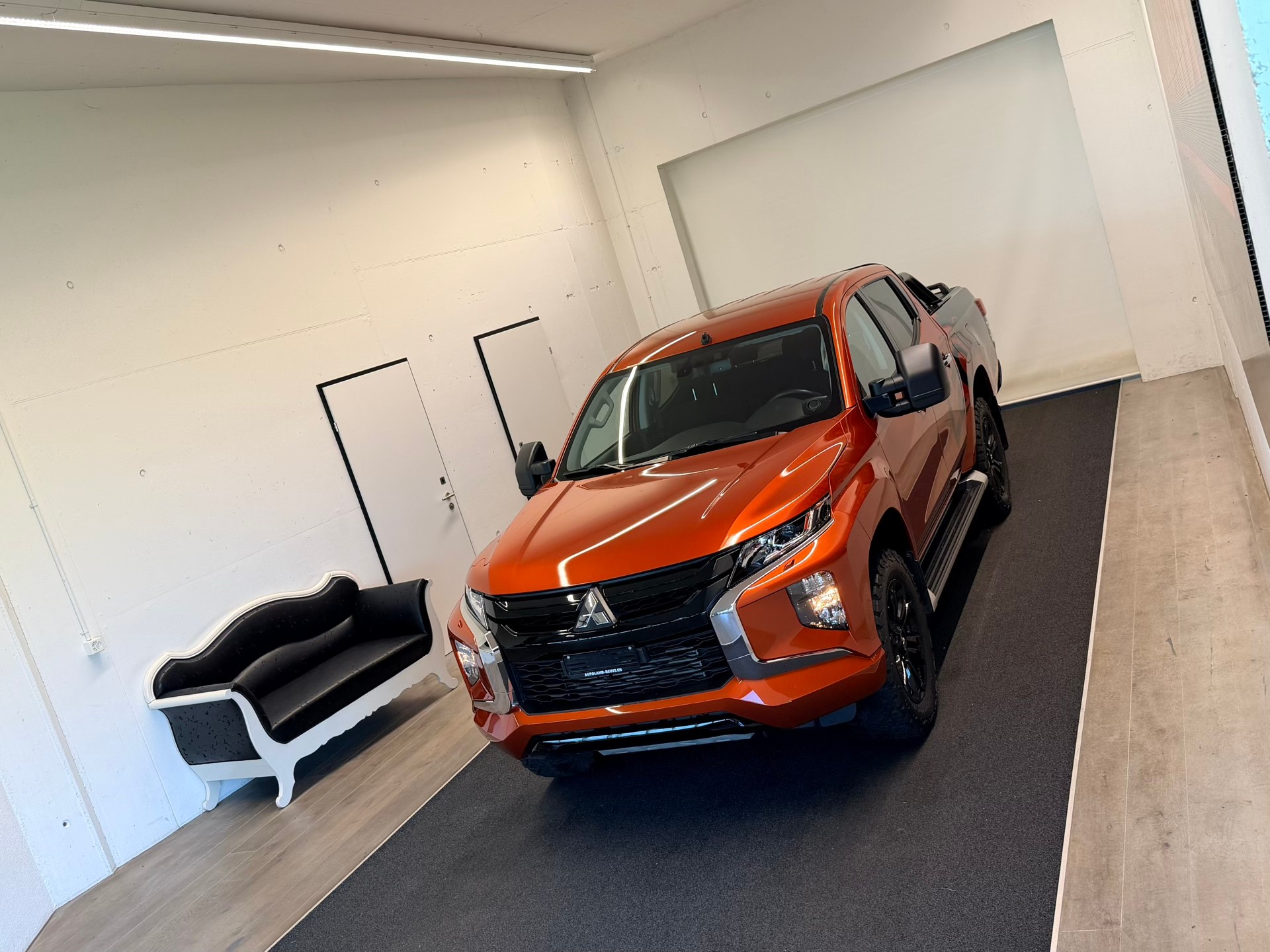 MITSUBISHI L 200 2.2 Style+ Double Cab Automat-showroom-element-3