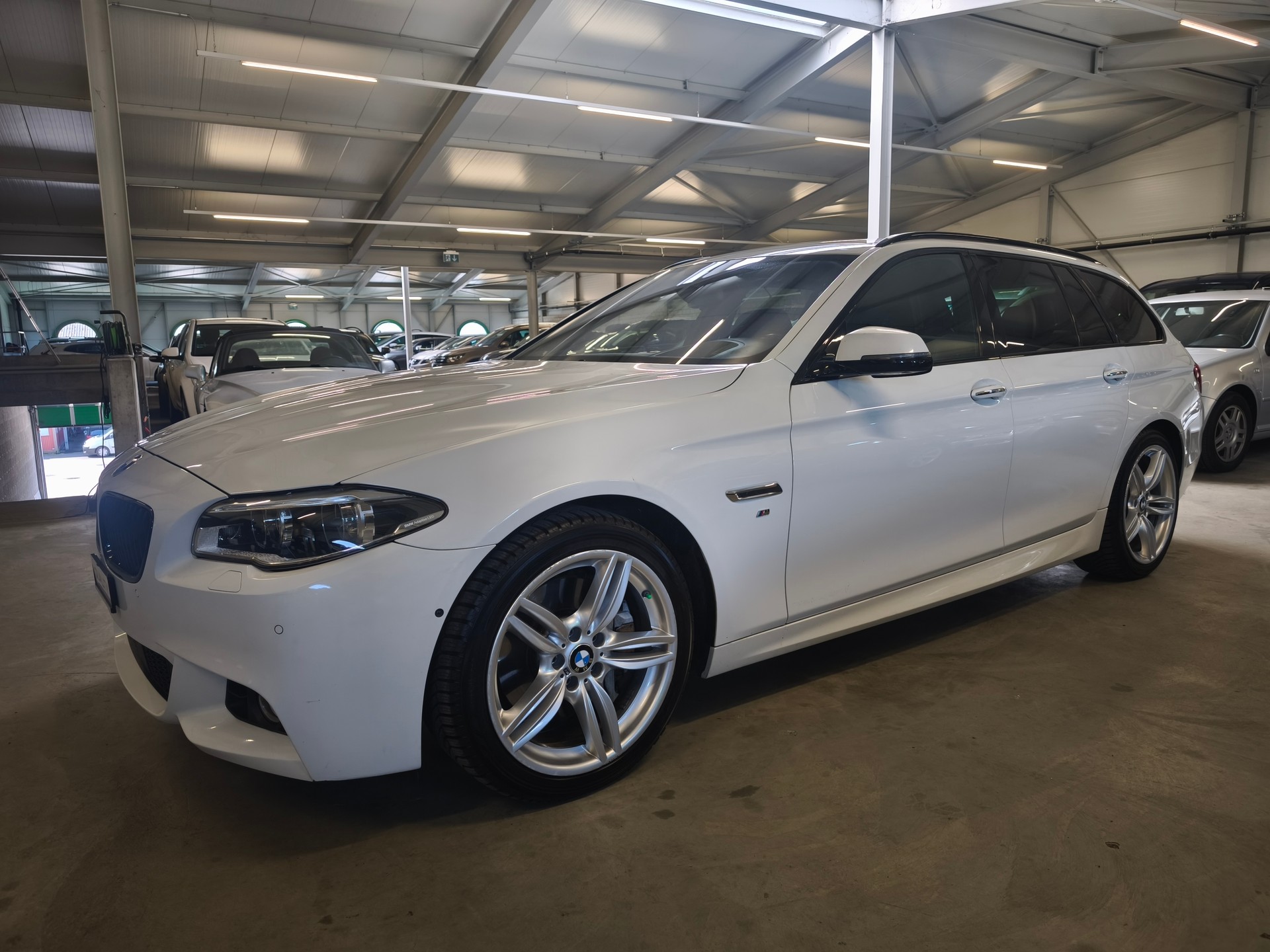 BMW 530d Touring xDrive Steptronic-image-5