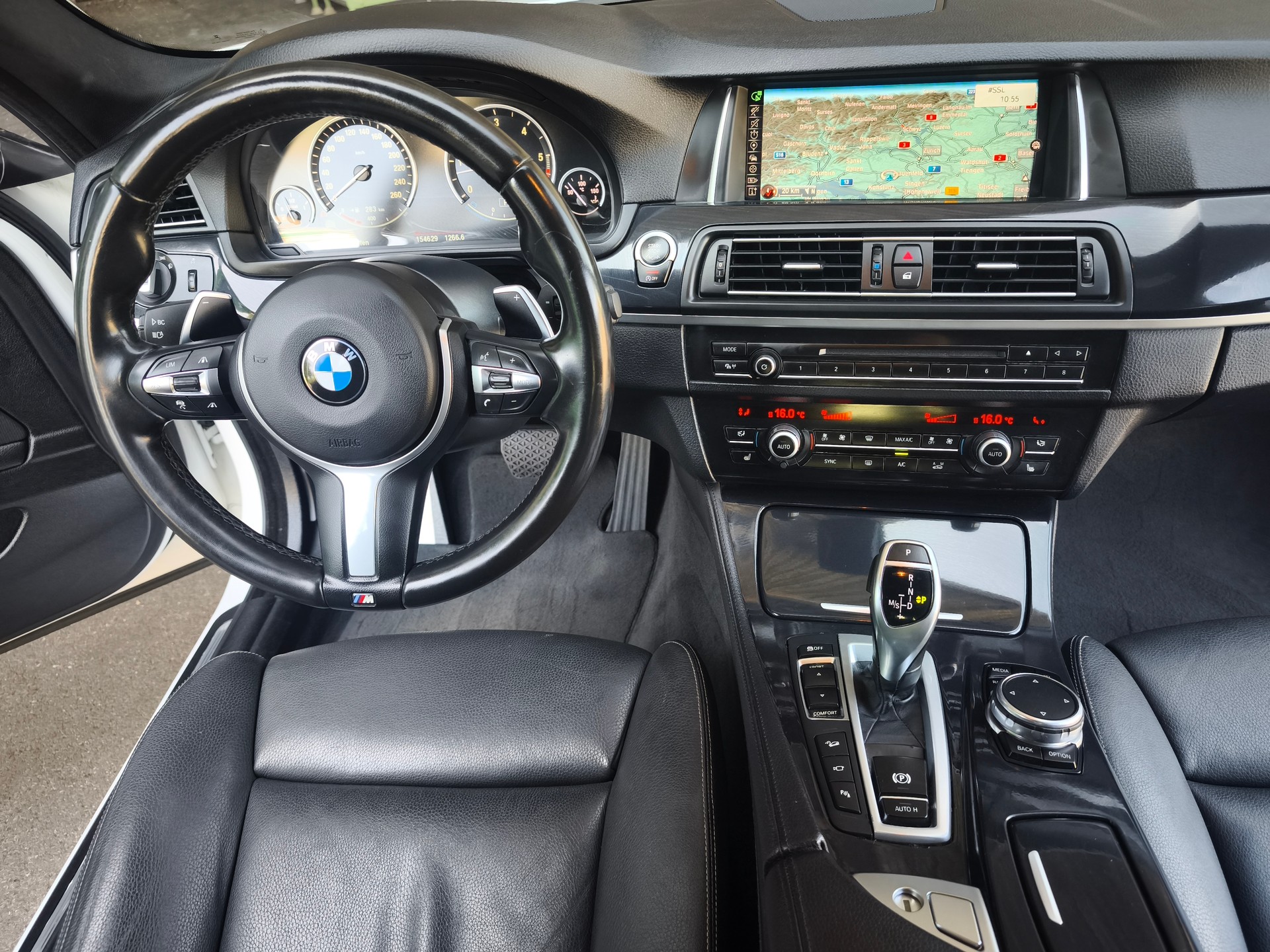 BMW 530d Touring xDrive Steptronic-image-10