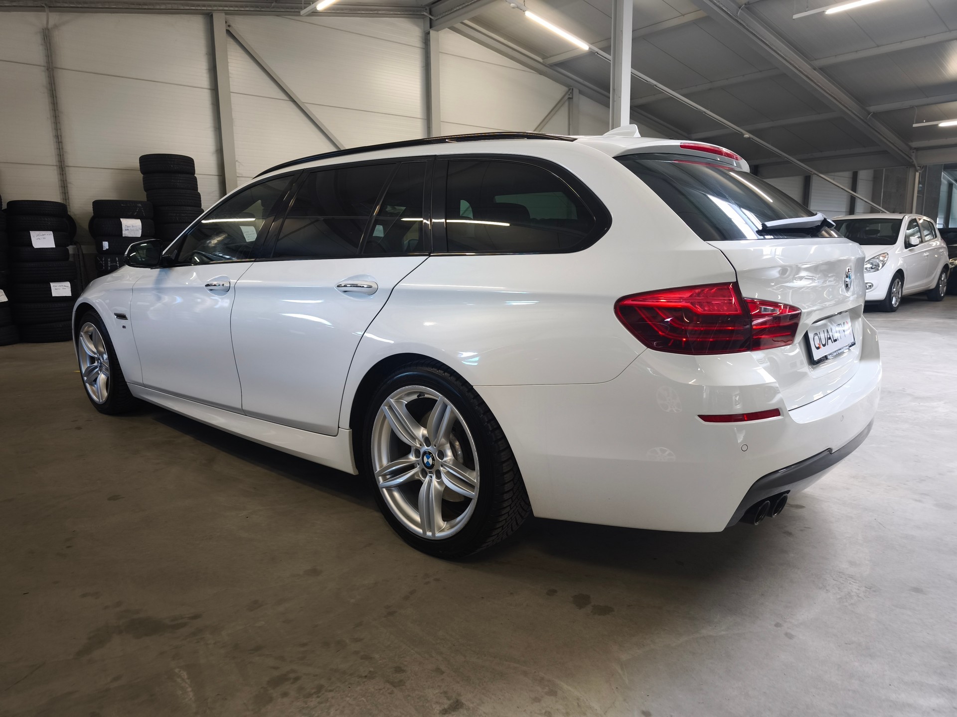 BMW 530d Touring xDrive Steptronic-image-4