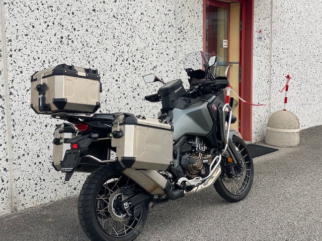 HONDA CRF 1100 DCT Africa Twin Adventure-image-3