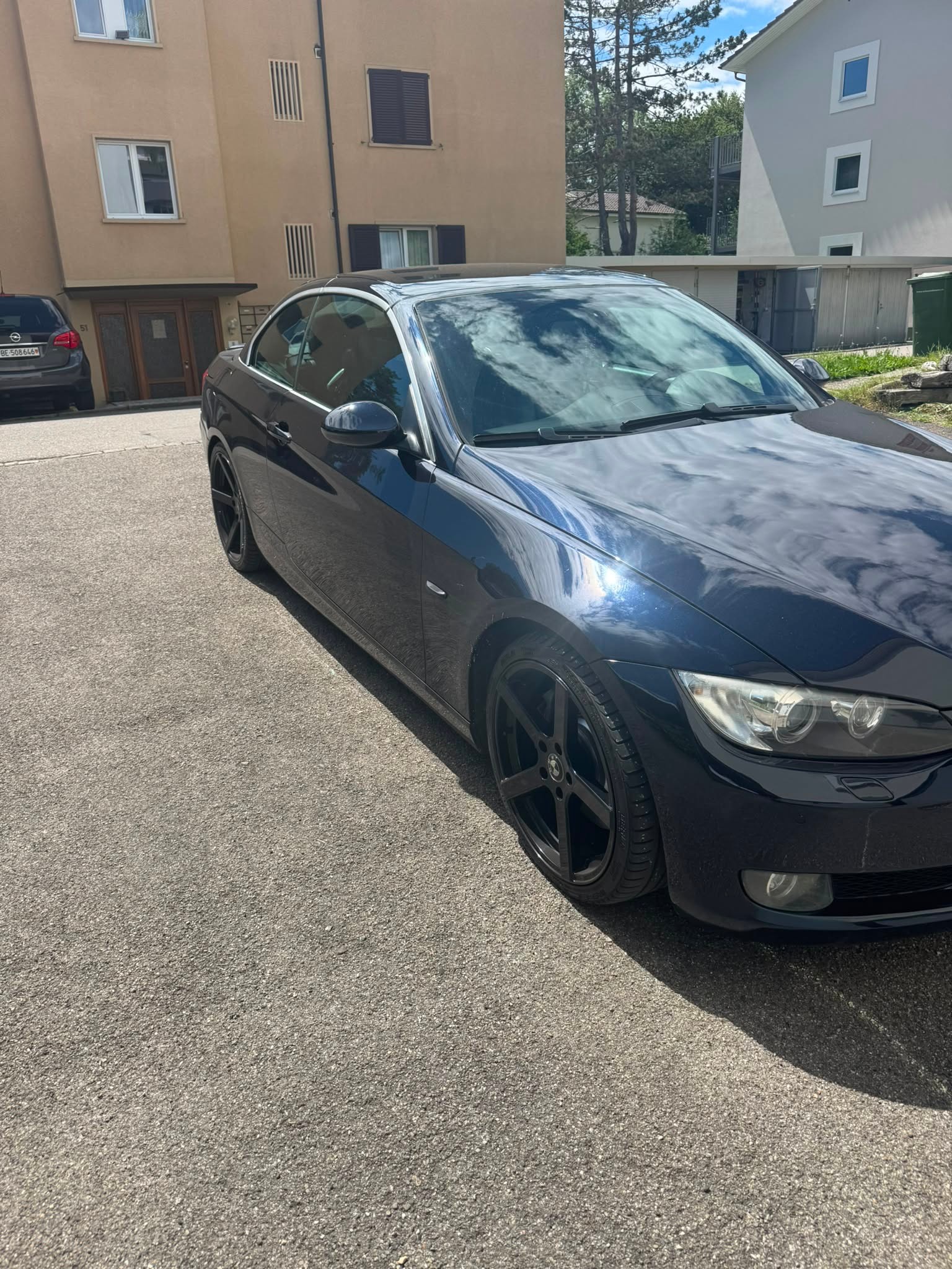 BMW 335i Cabriolet-image-4