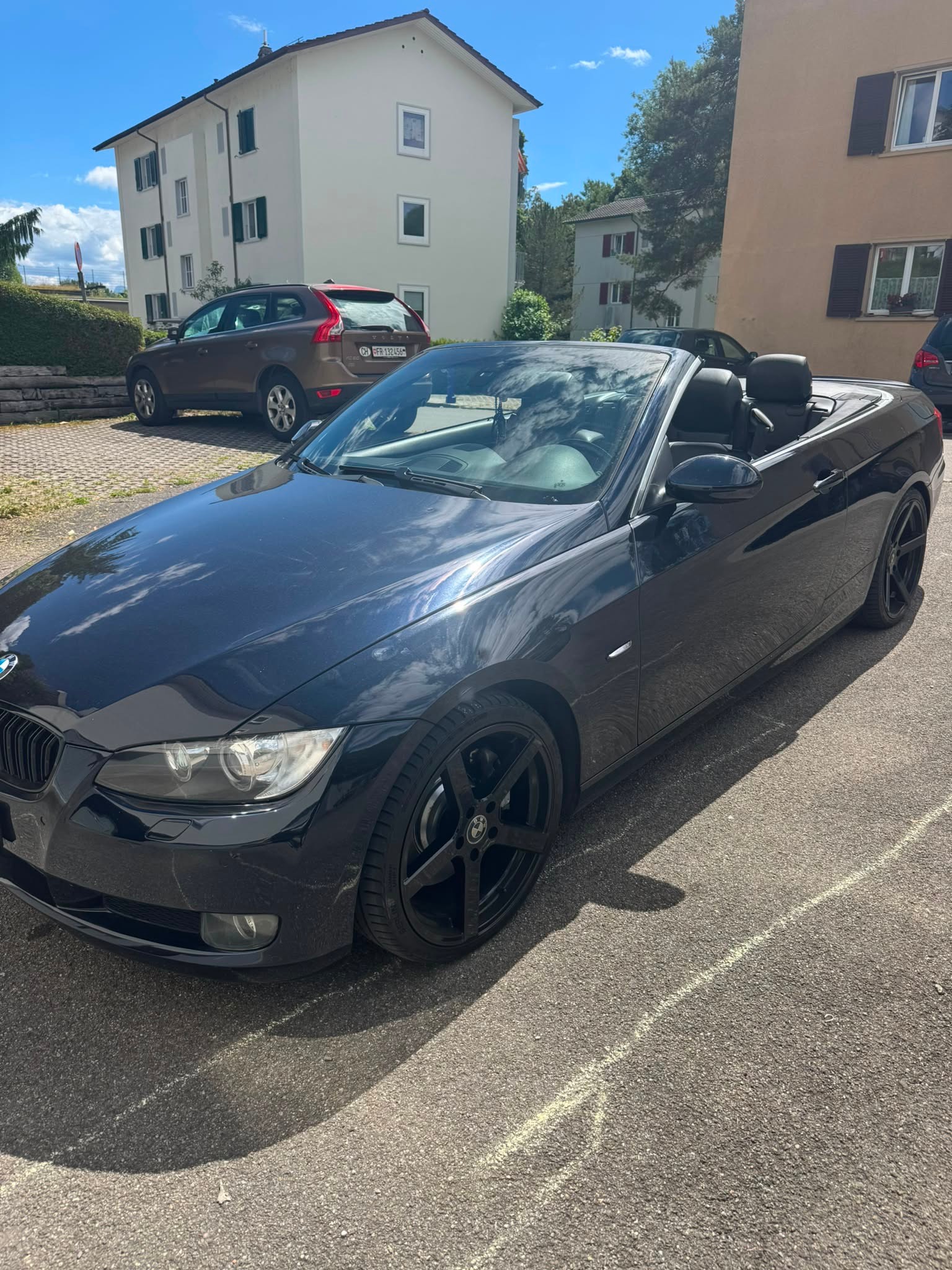 BMW 335i Cabriolet-showroom-element-1