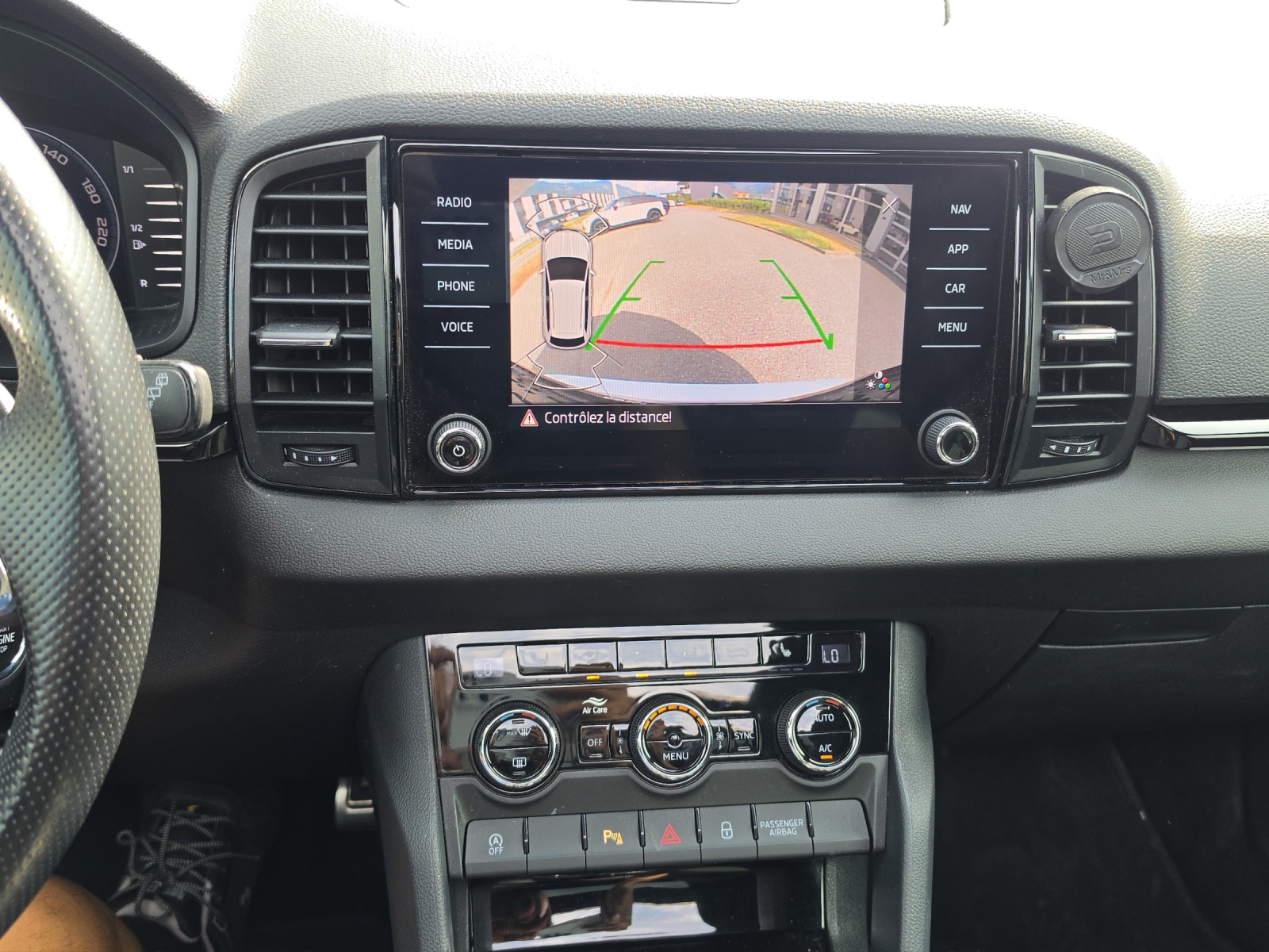 SKODA Karoq 2.0 TSI SportLine 4x4 DSG-image-11