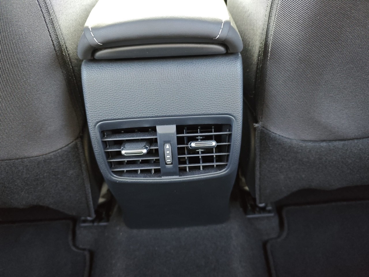 SUZUKI Swace 1.8 Hybrid Compact Top E-CVT-image-30