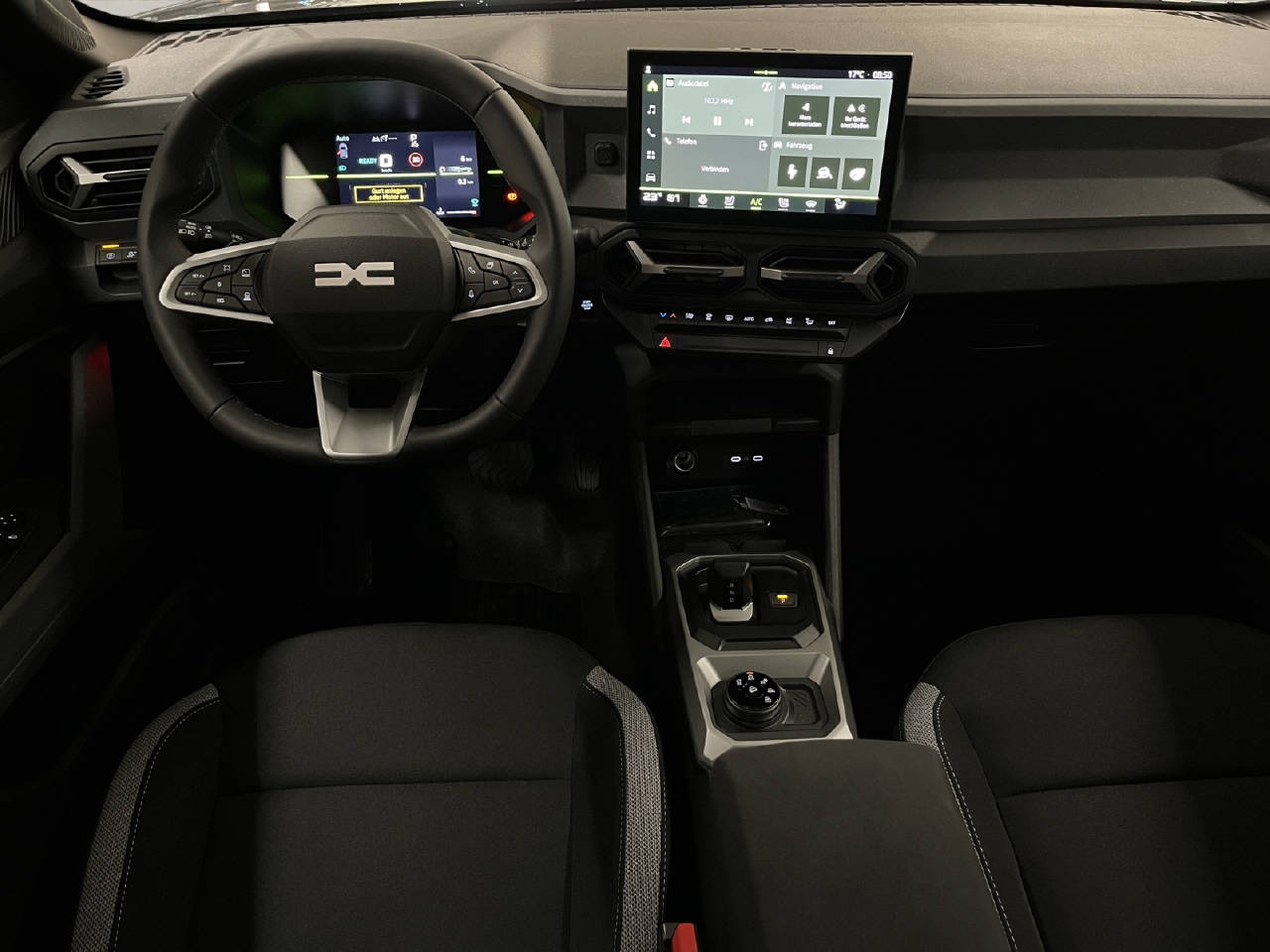 DACIA Duster 1.2 Hybrid Journey 4WD-image-11