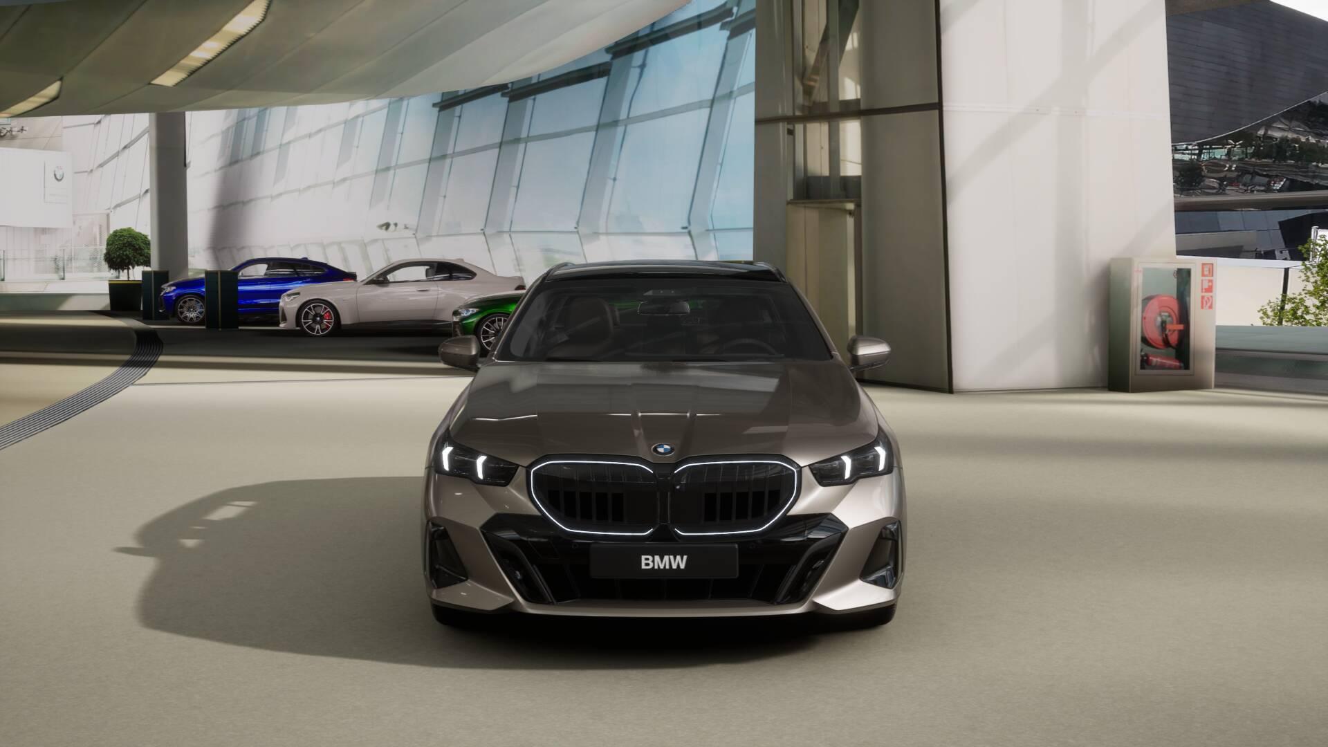 BMW 540d xDrive Touring-showroom-element-2