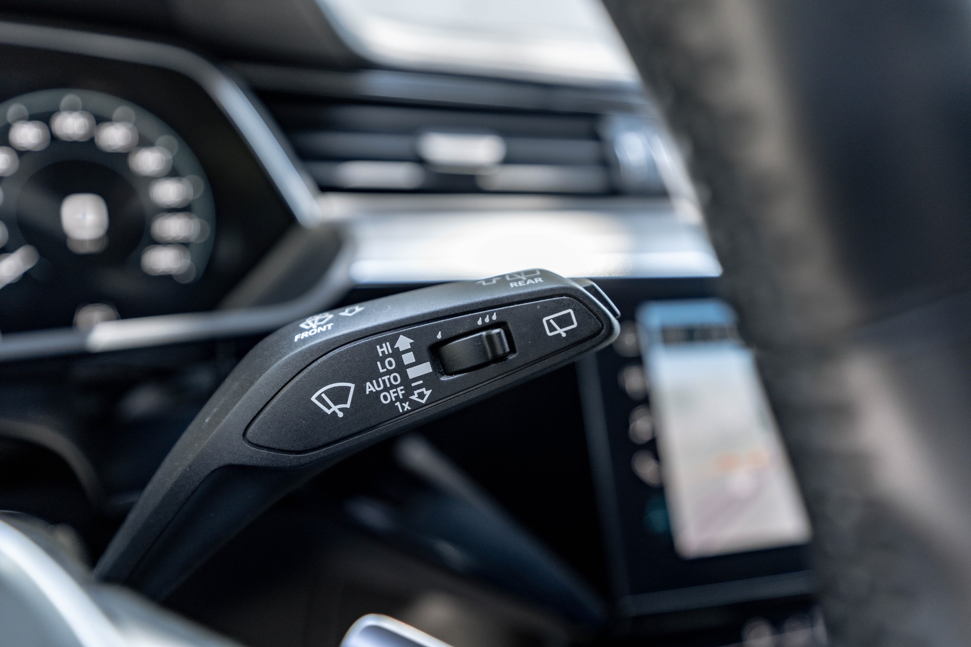 AUDI e-tron 55 Advanced quattro * FRISCH AB MFK & SERVICE * NEUE REIFEN * SOH 91,3 % *-image-10